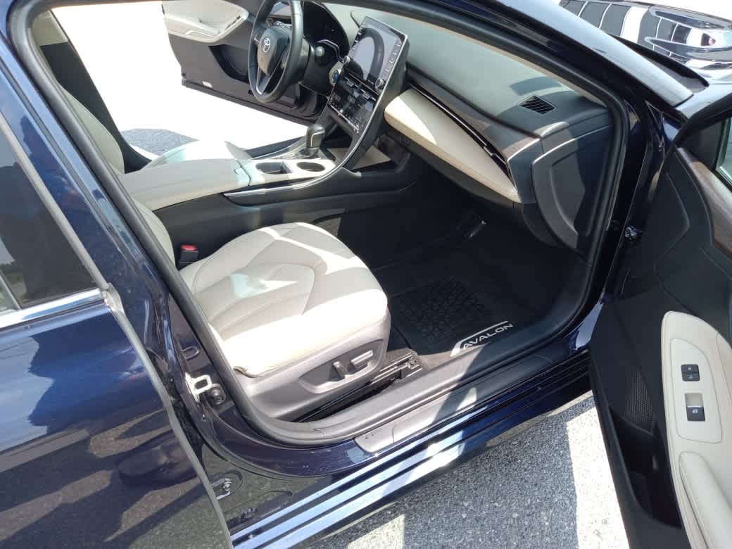 2021 Toyota Avalon XLE Hybrid
