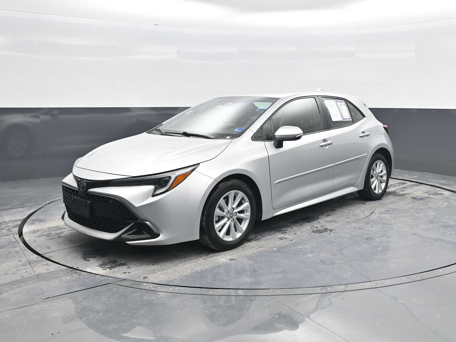 2024 Toyota Corolla Hatchback SE