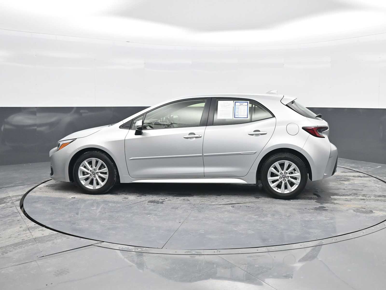 2024 Toyota Corolla Hatchback SE