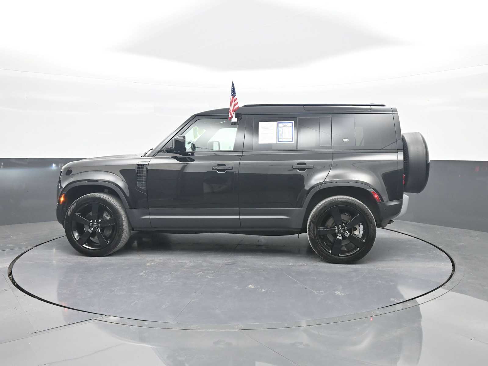 2023 Land Rover Defender 110 SE