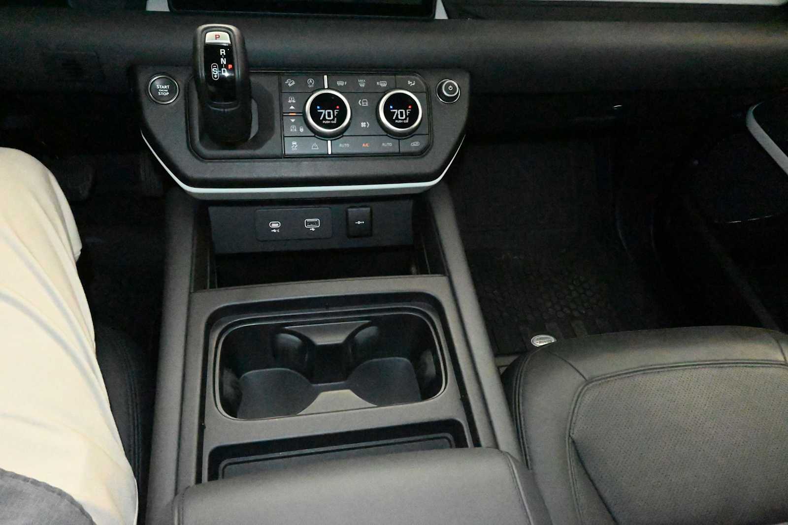 2023 Land Rover Defender 110 SE