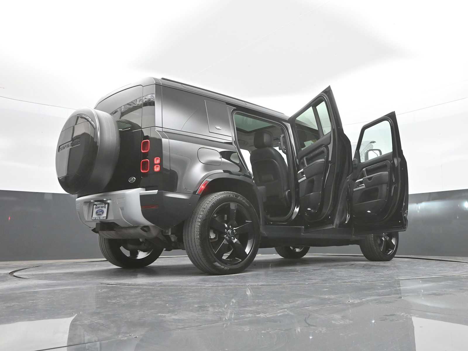 2023 Land Rover Defender 110 SE
