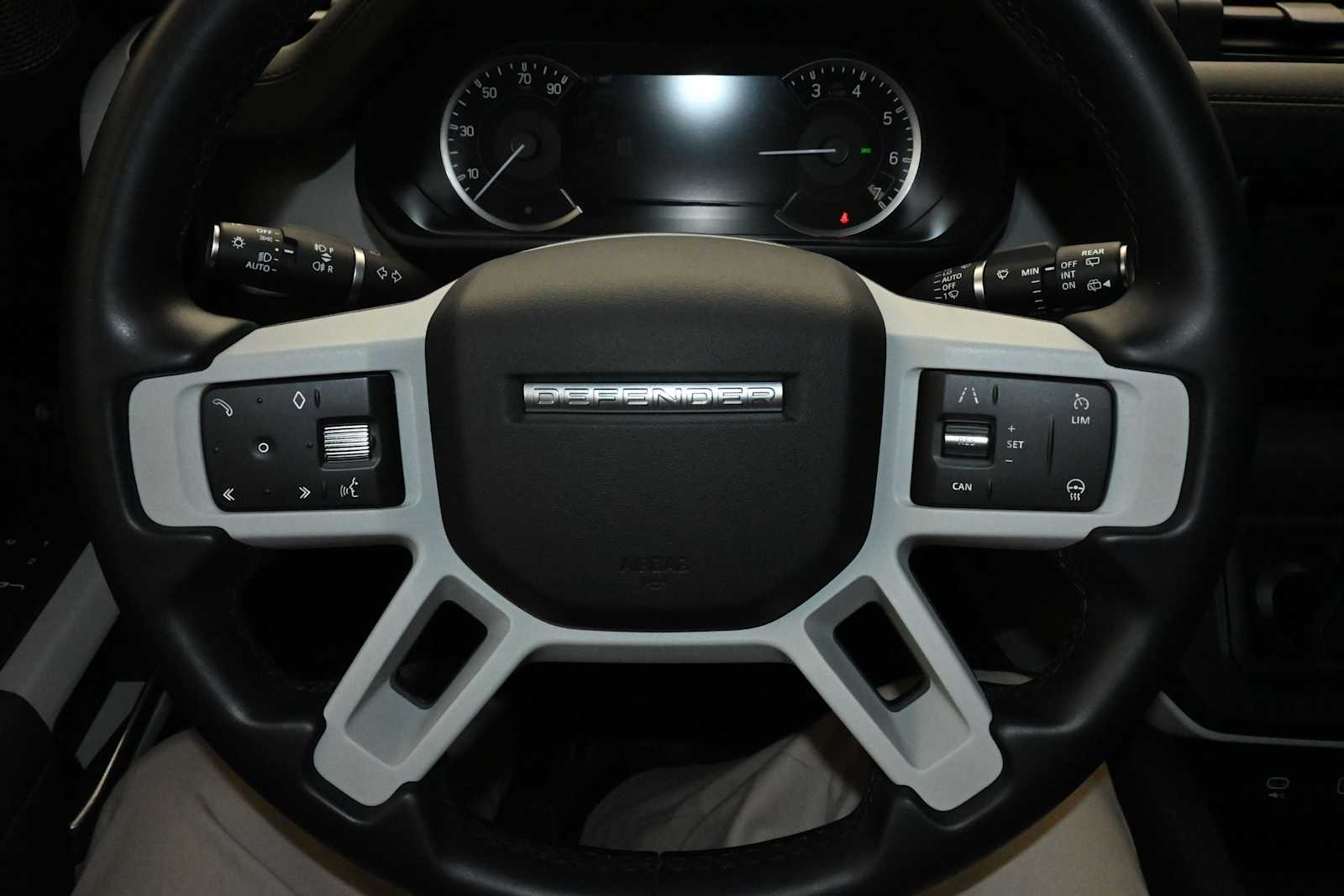2023 Land Rover Defender 110 SE