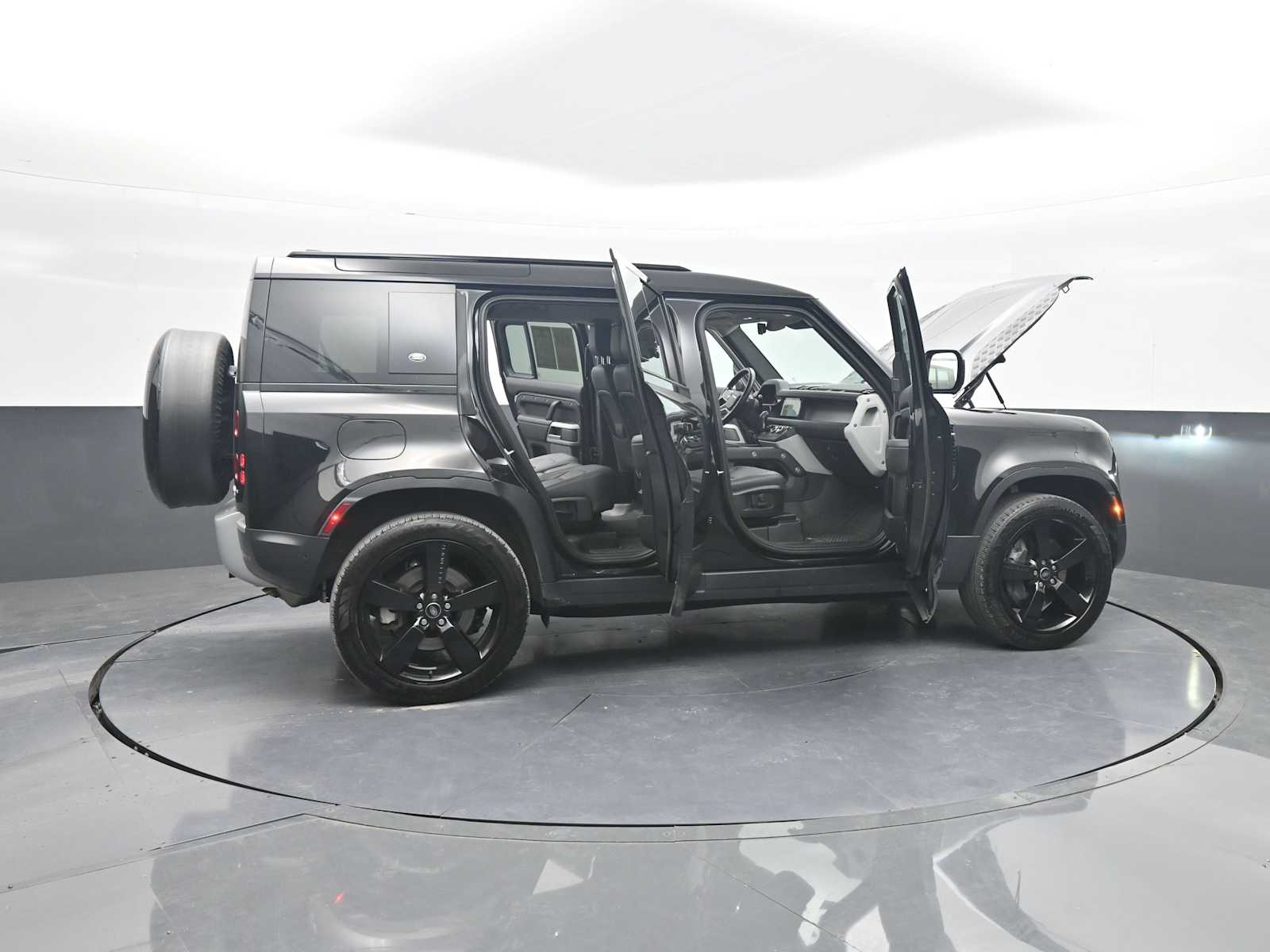 2023 Land Rover Defender 110 SE