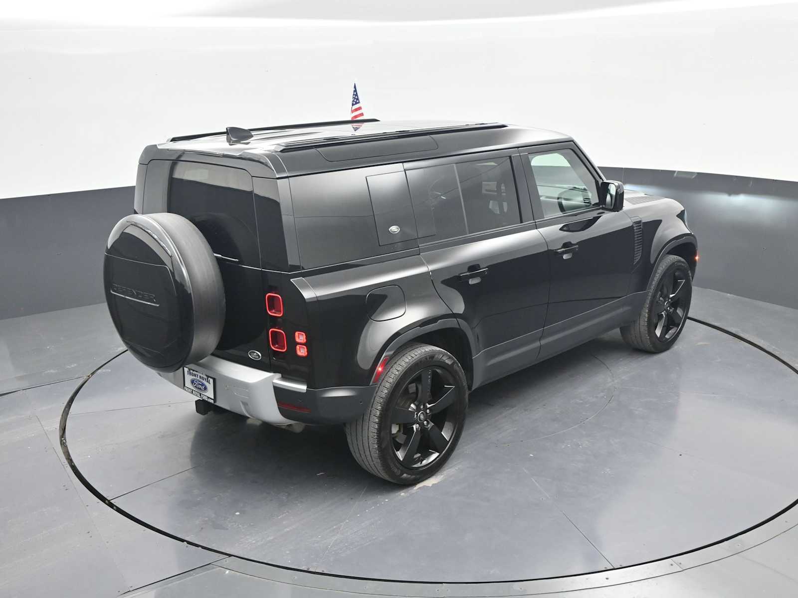2023 Land Rover Defender 110 SE
