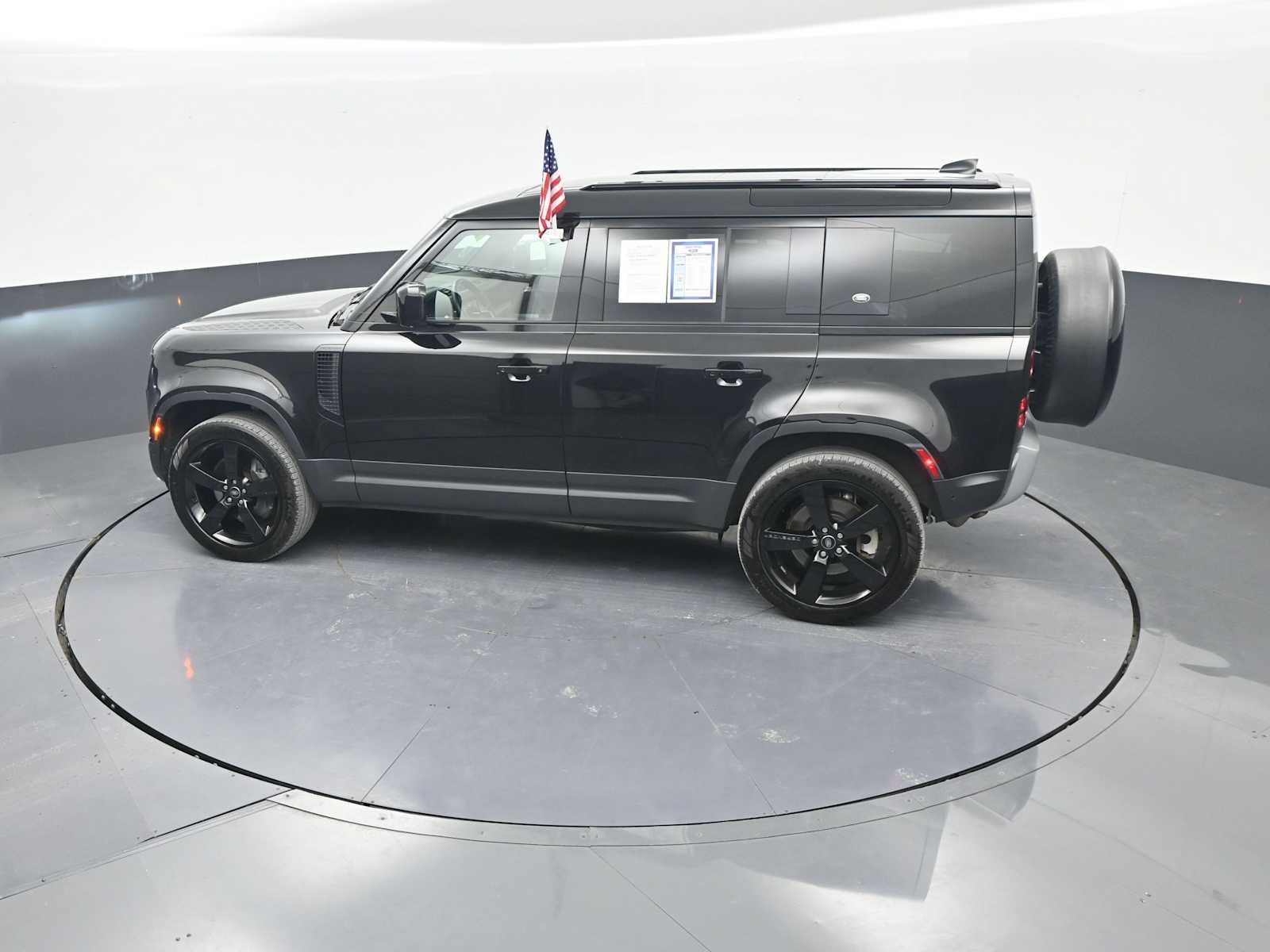 2023 Land Rover Defender 110 SE
