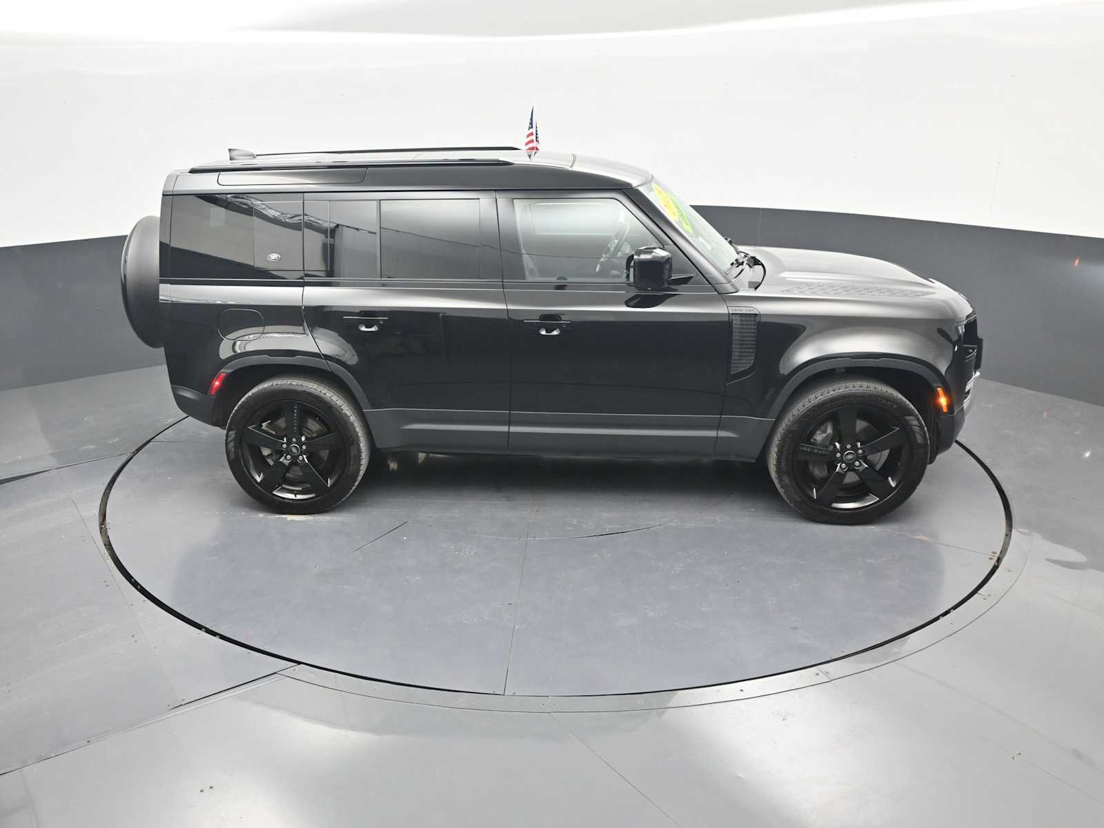 2023 Land Rover Defender 110 SE