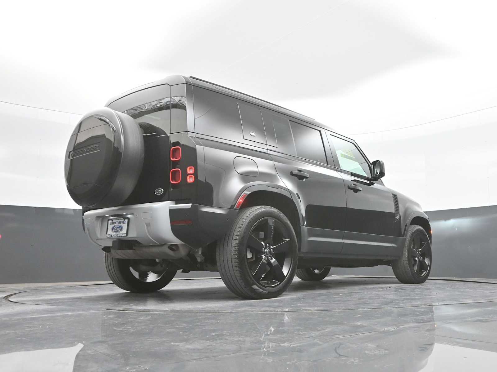 2023 Land Rover Defender 110 SE