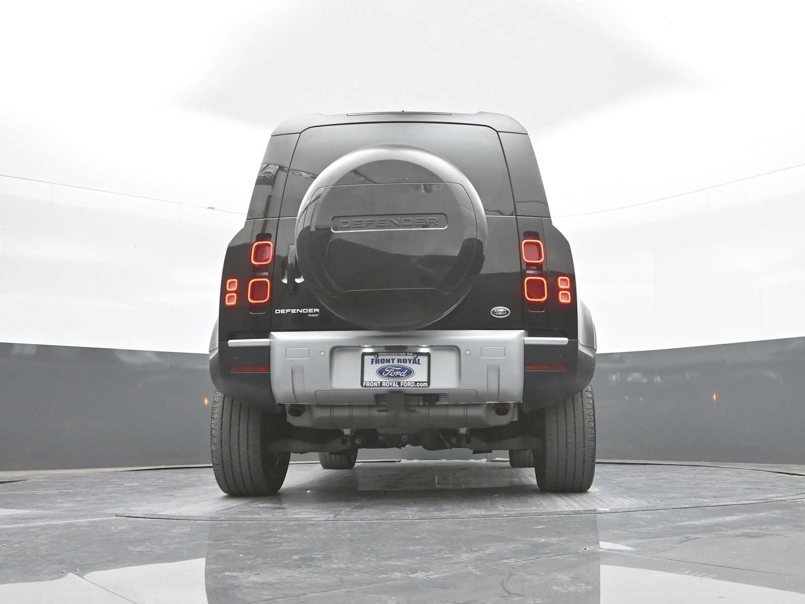 2023 Land Rover Defender 110 SE