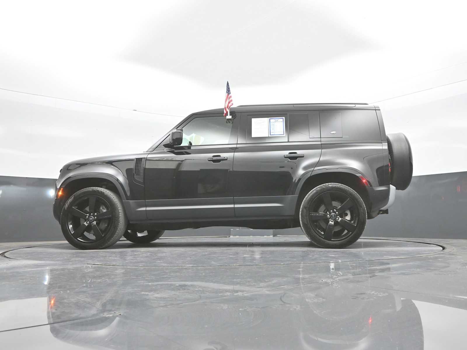 2023 Land Rover Defender 110 SE