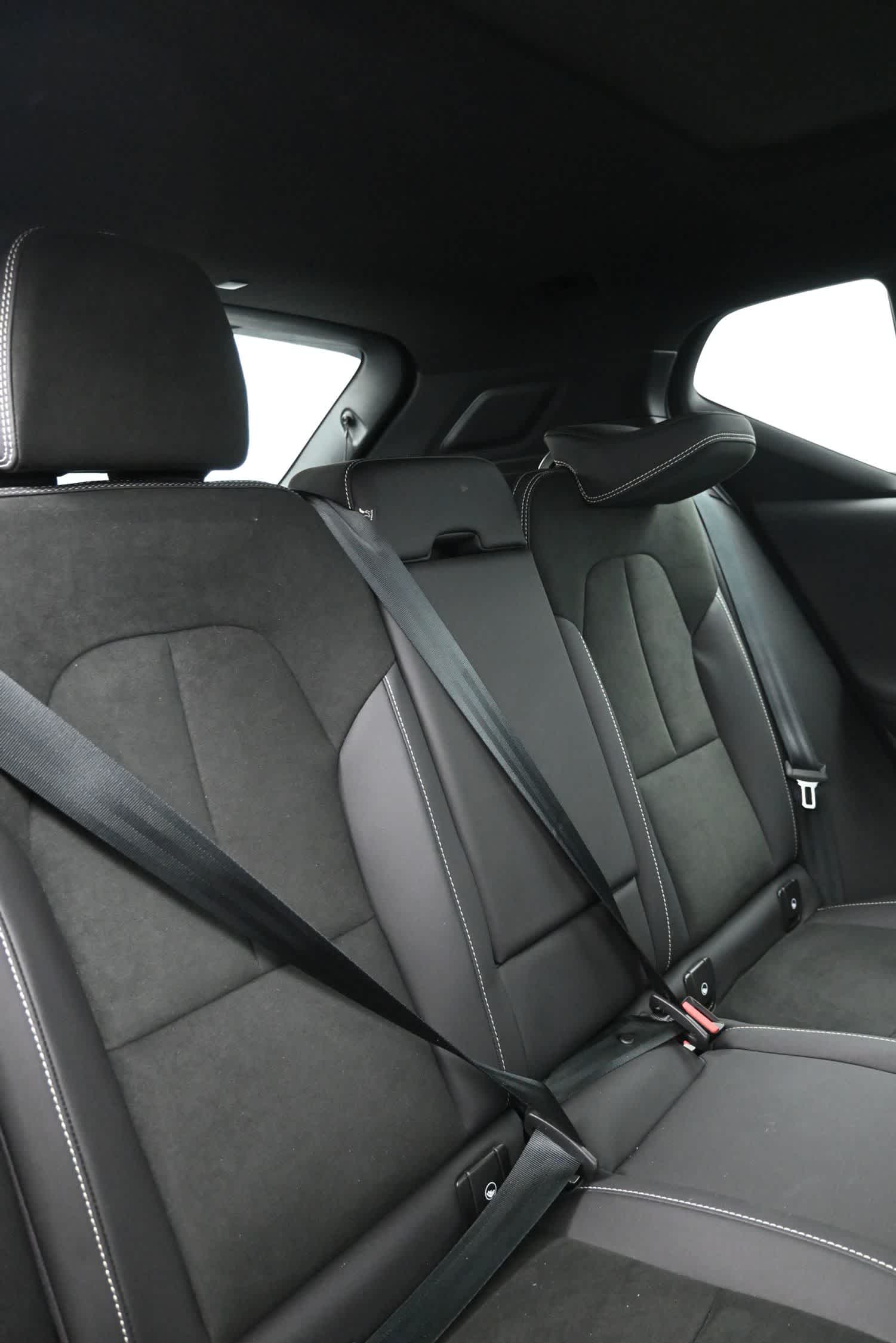 2023 Volvo XC40 B5 Plus Dark Theme