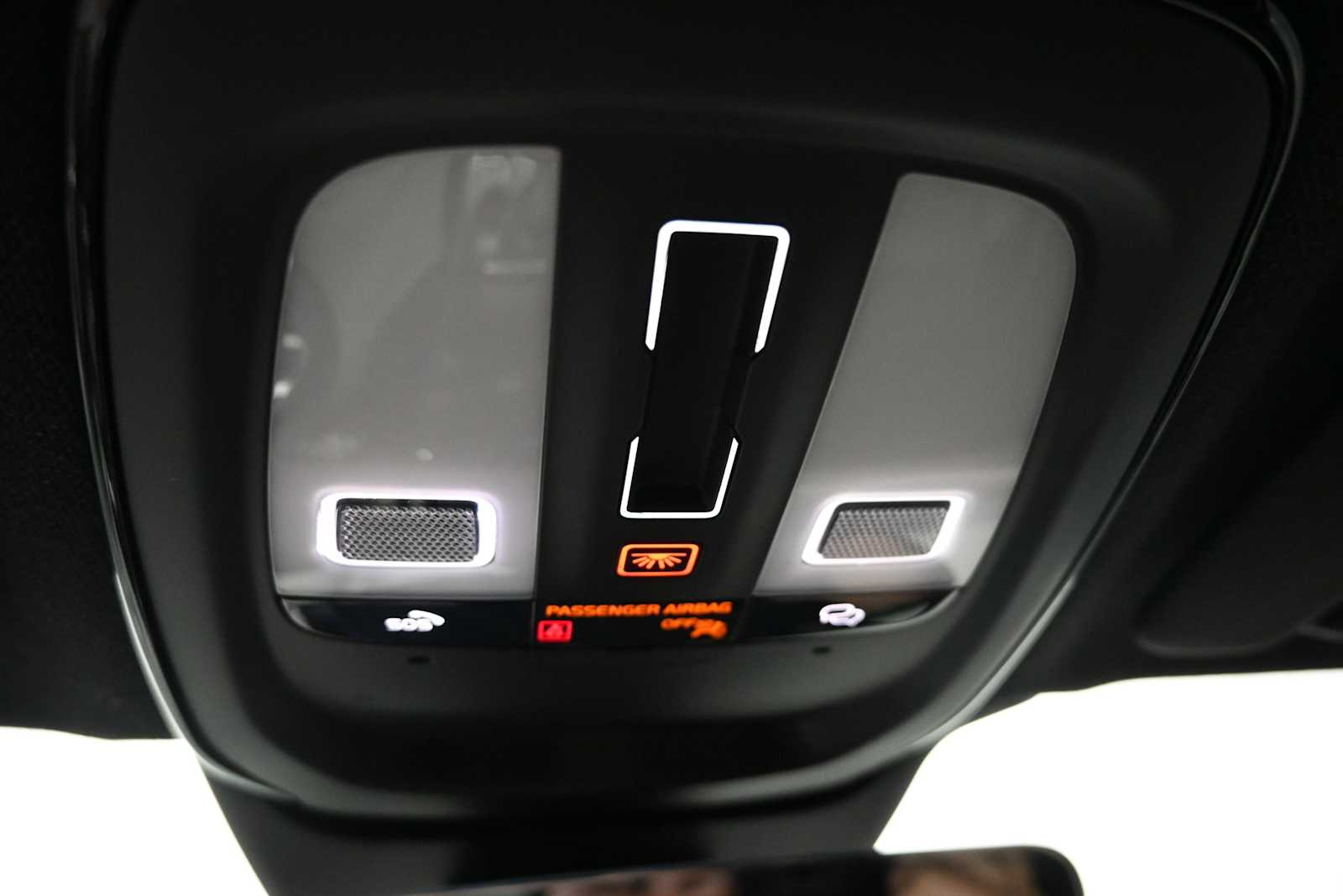 2023 Volvo XC40 B5 Plus Dark Theme