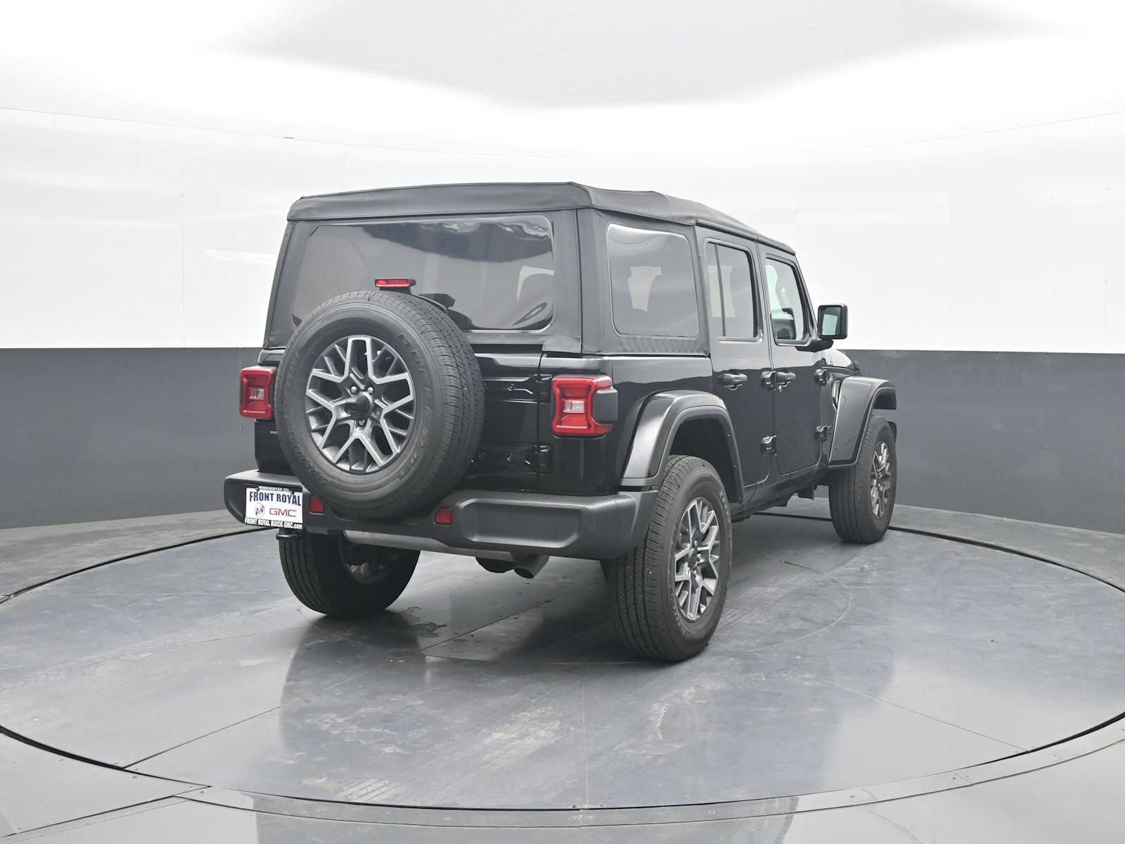2025 Jeep Wrangler 4-Door Sahara 4x4