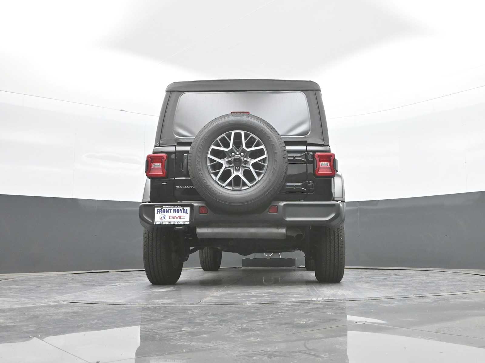 2025 Jeep Wrangler 4-Door Sahara 4x4