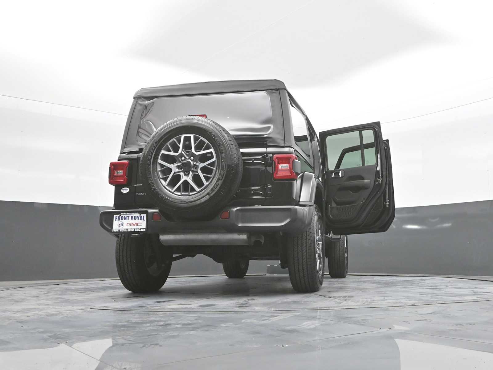 2025 Jeep Wrangler Sahara