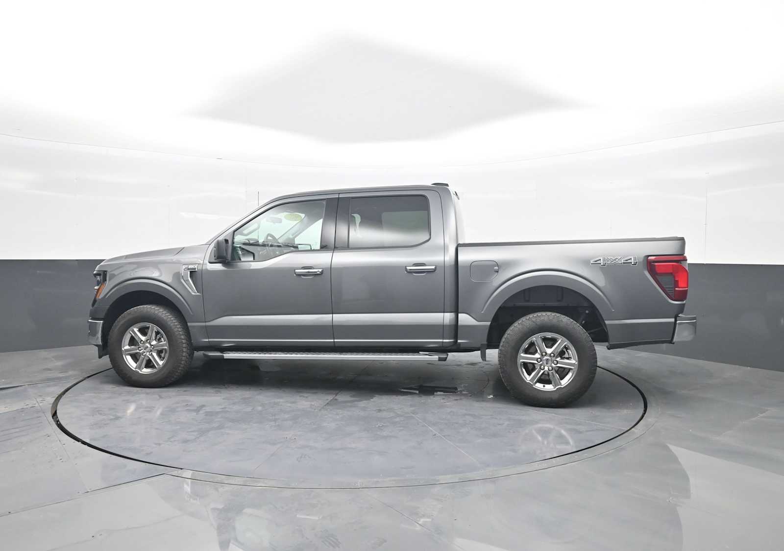 2025 Ford F-150 XLT - Photo 5