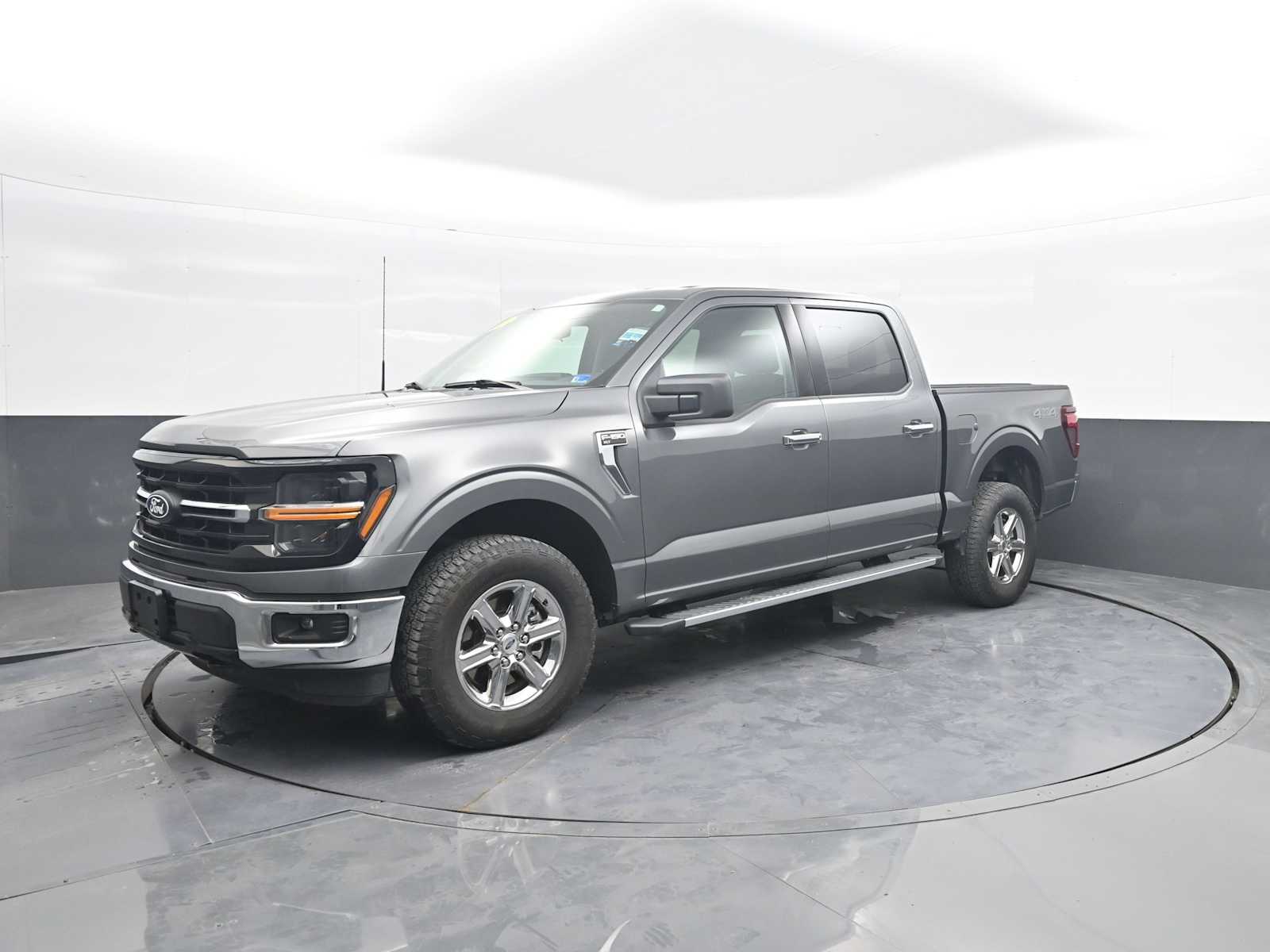 2025 Ford F-150 XLT - Photo 4