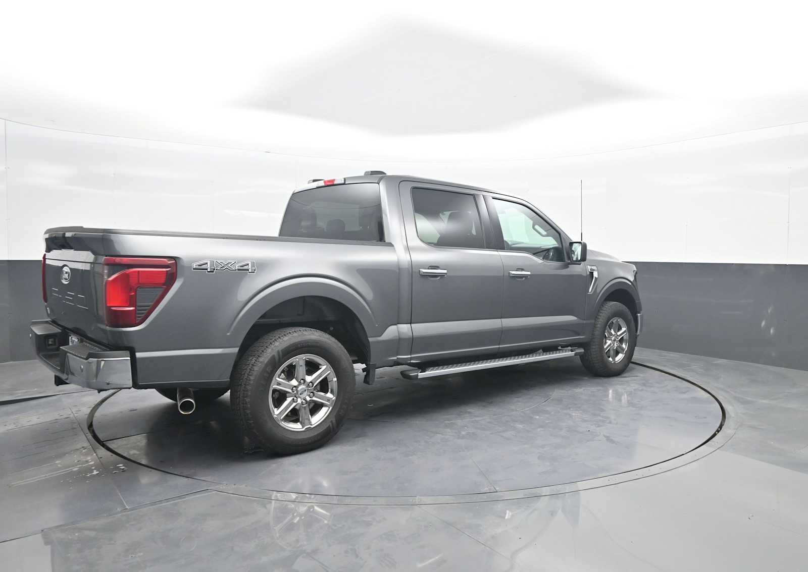 2025 Ford F-150 XLT - Photo 8