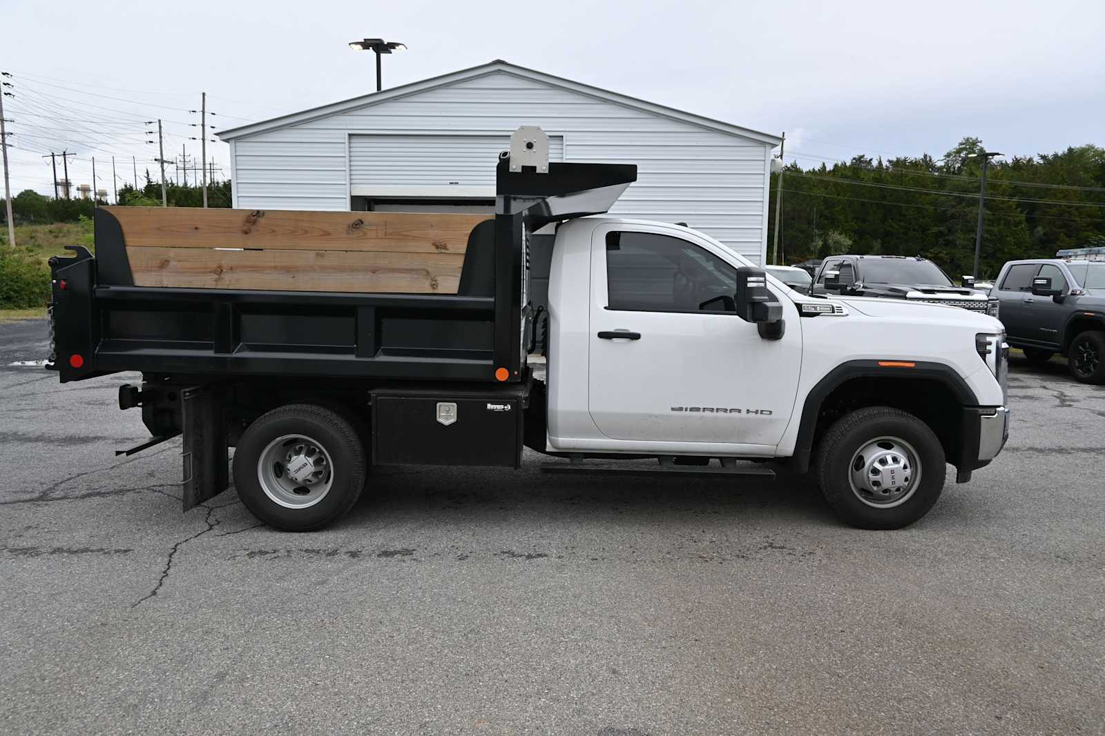 2024 GMC Sierra 3500HD Chassis Pro