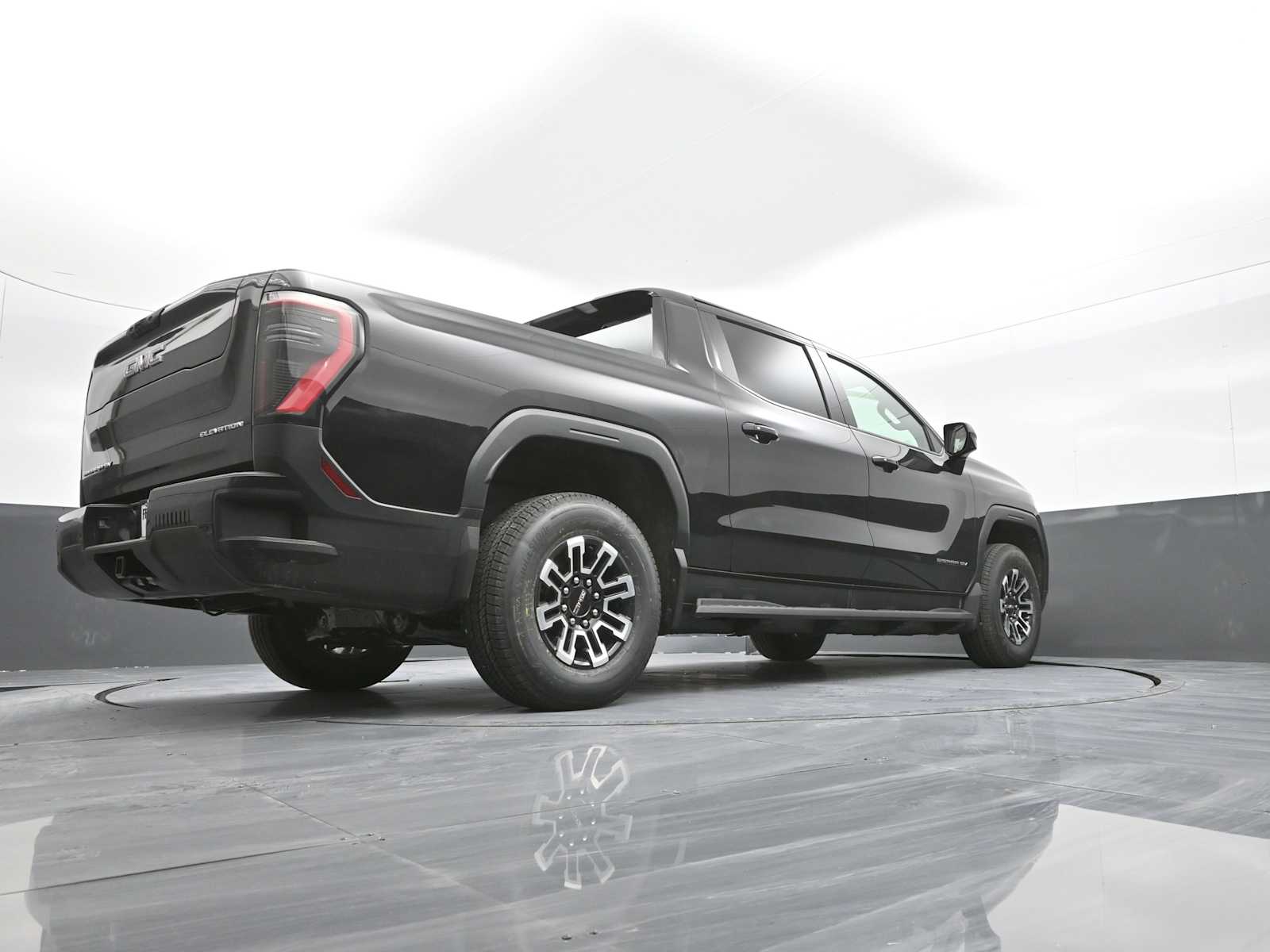 2026 GMC Sierra EV Elevation - Photo 35