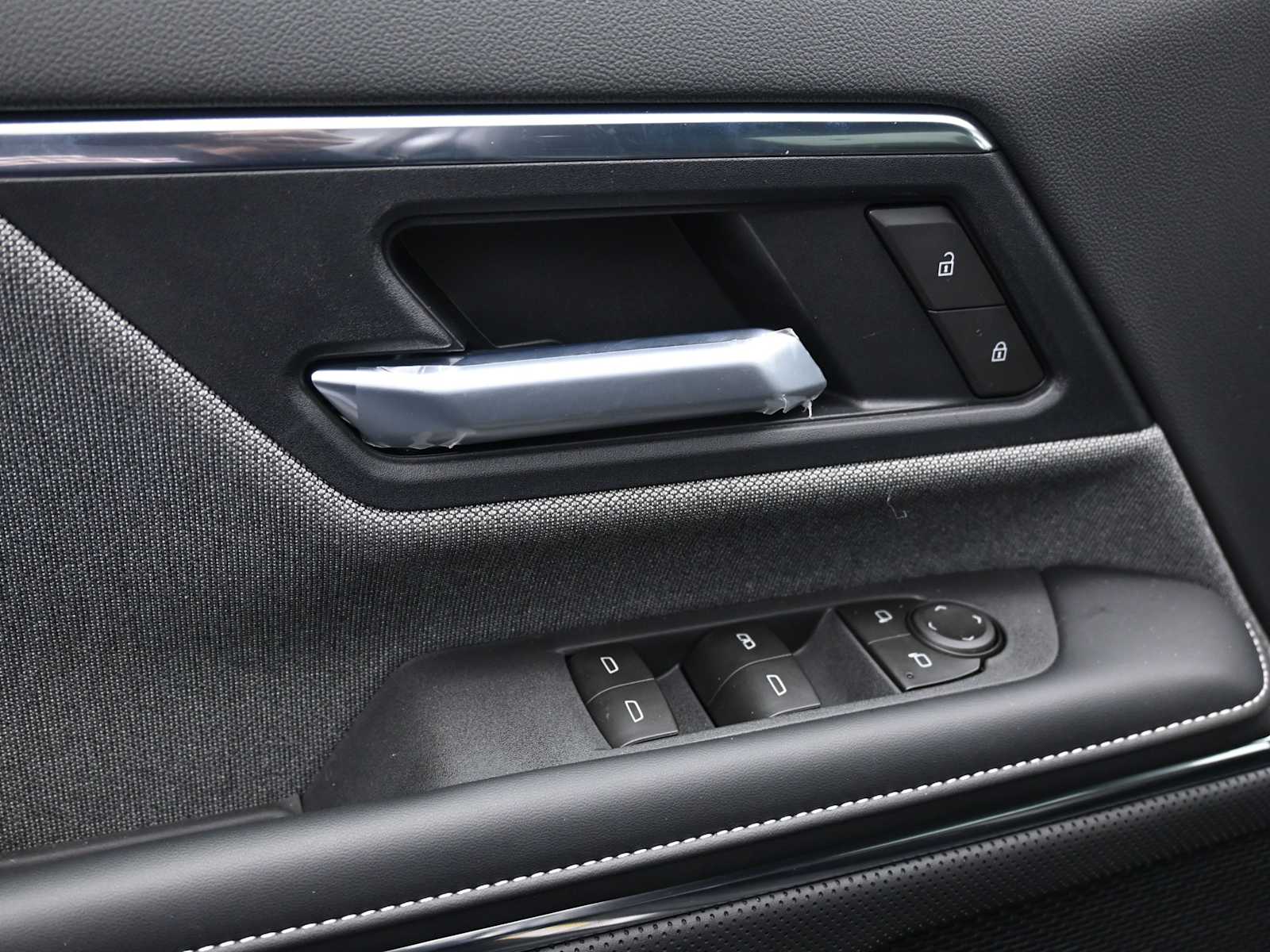 2026 GMC Sierra EV Elevation - Photo 10