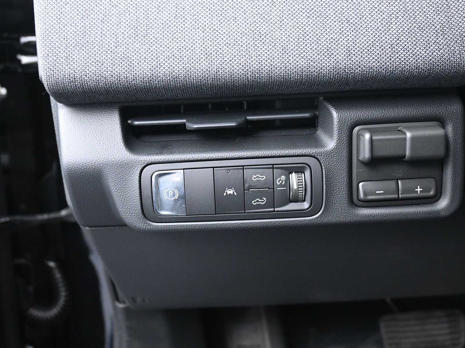 2026 GMC Sierra EV Elevation - Photo 11