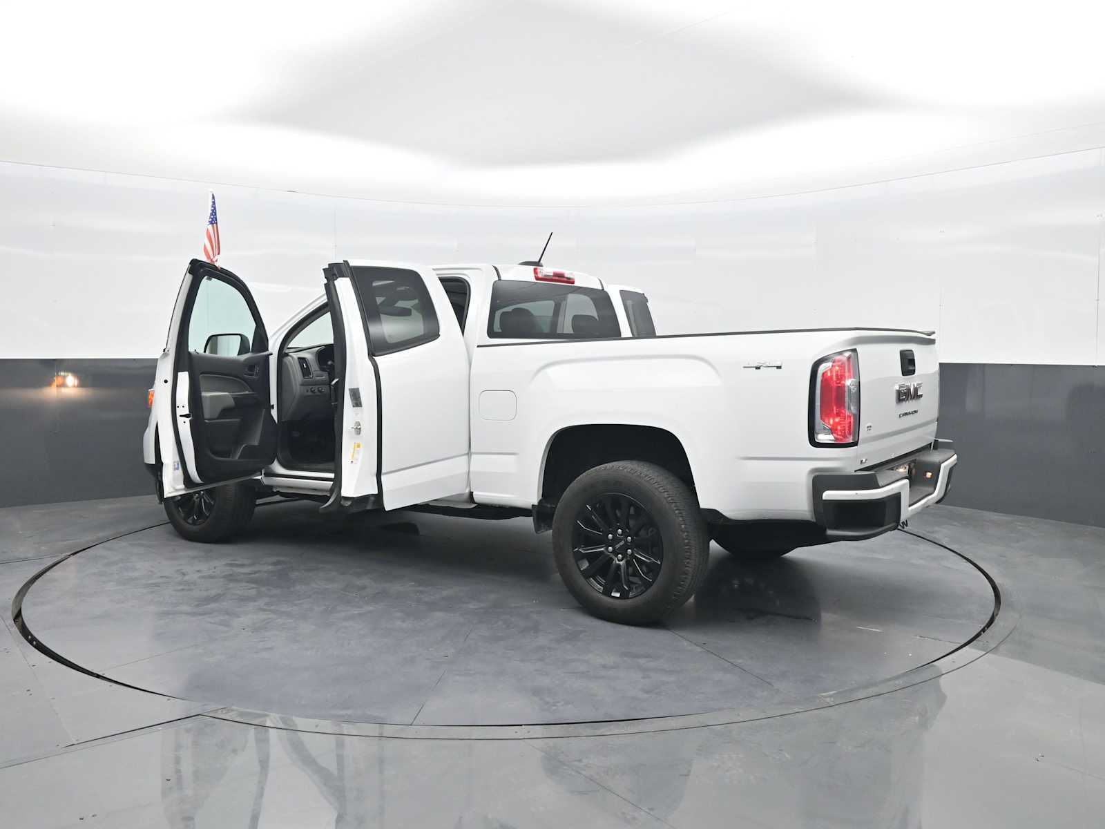2022 GMC Canyon Elevation Standard