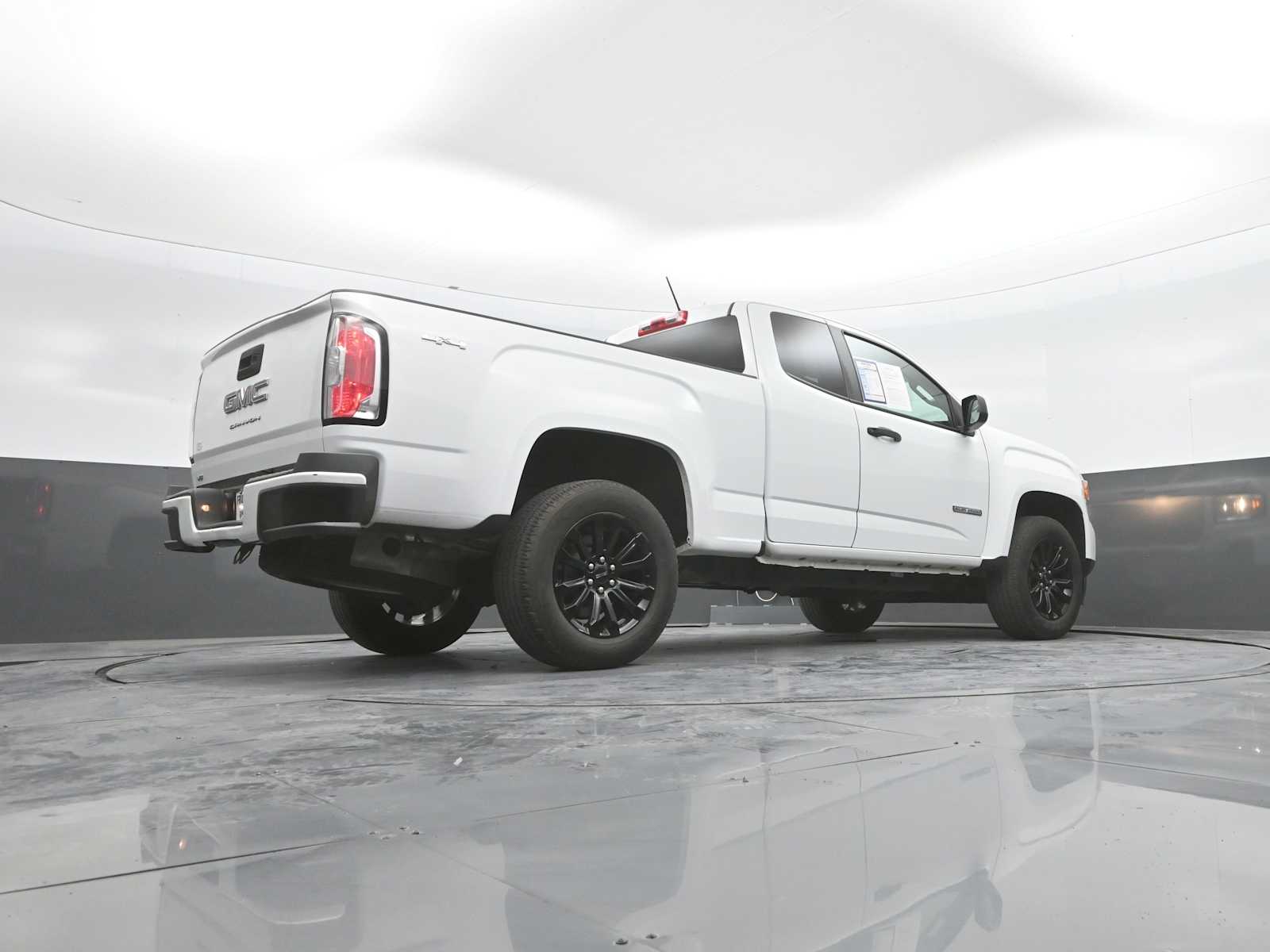 2022 GMC Canyon Elevation Standard