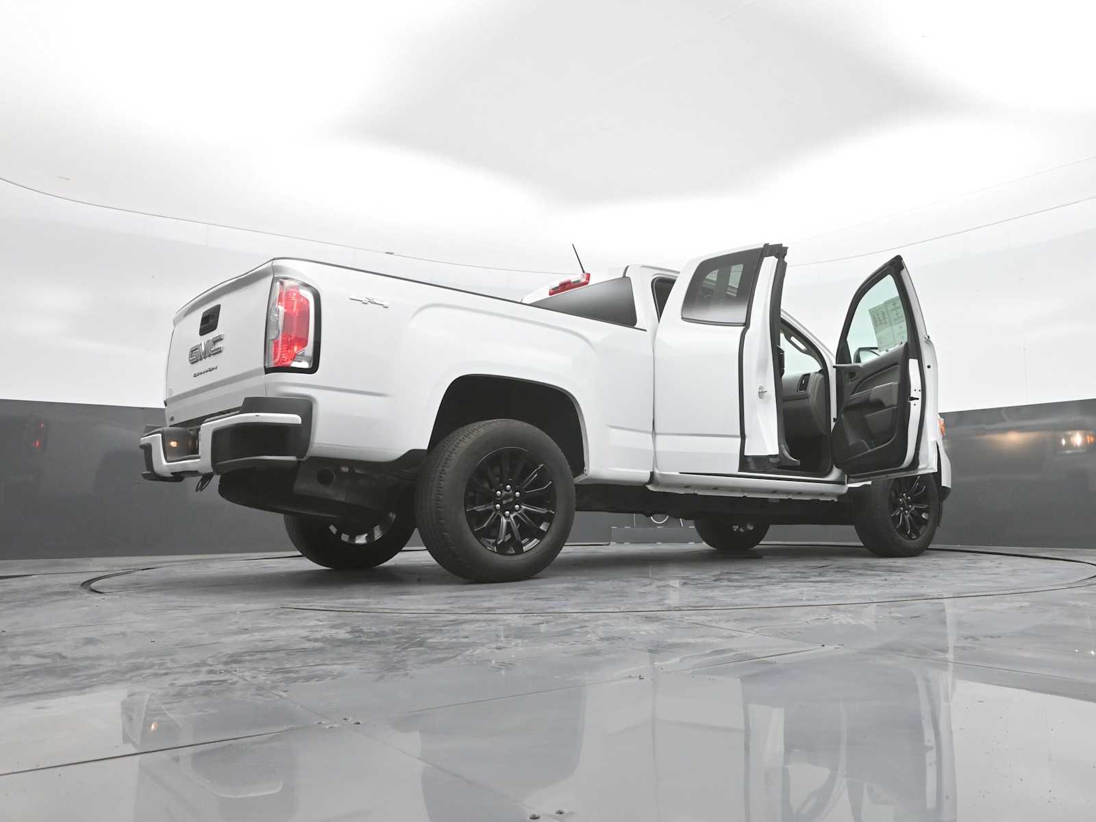 2022 GMC Canyon Elevation Standard