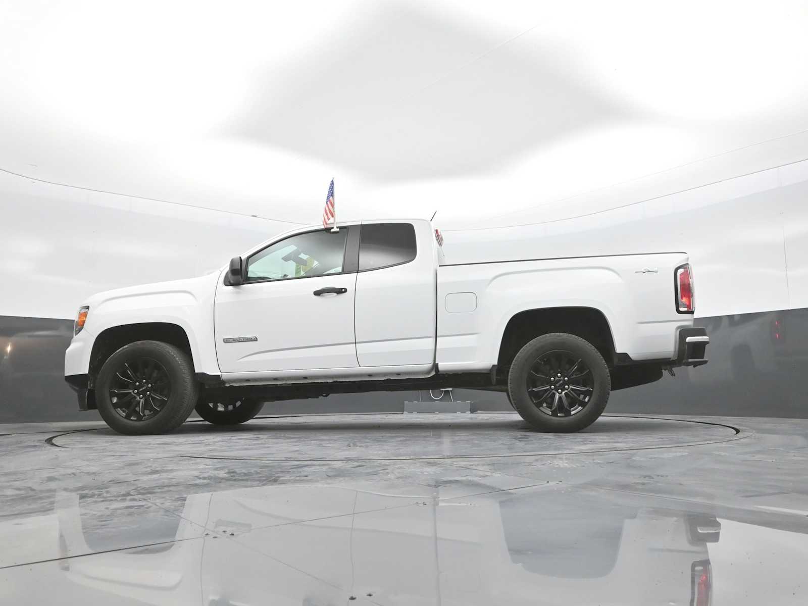 2022 GMC Canyon Elevation Standard