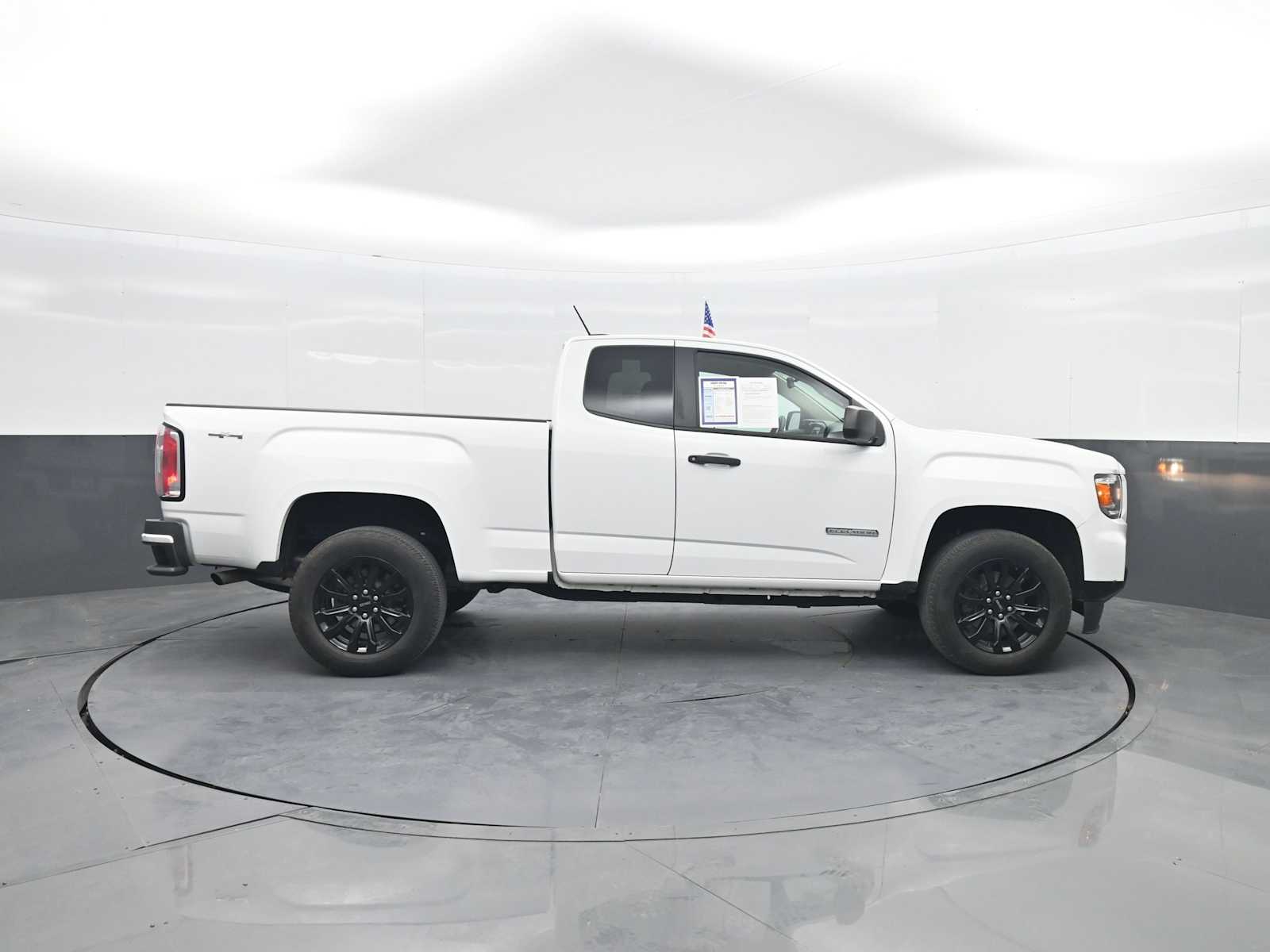 2022 GMC Canyon Elevation Standard