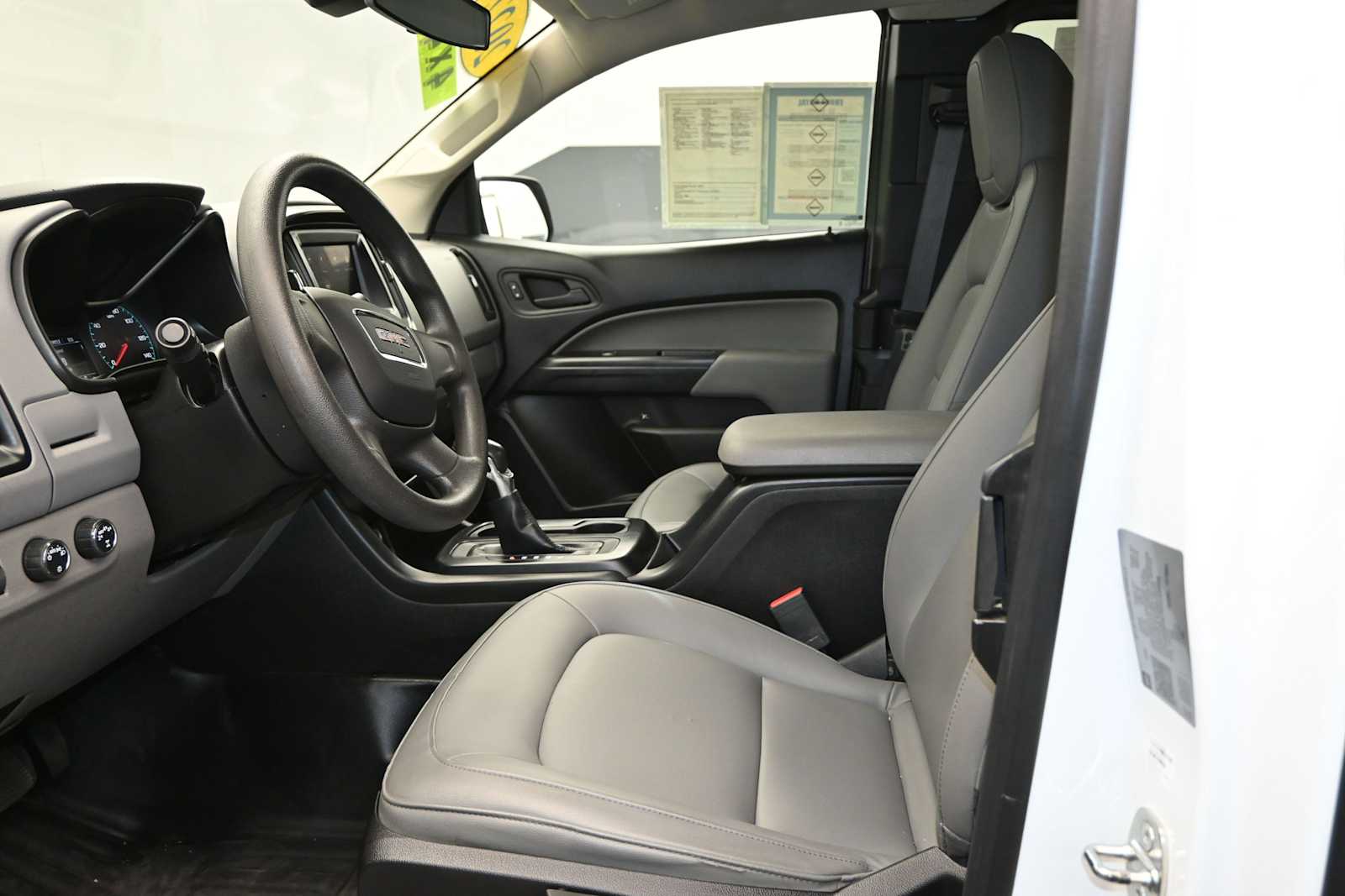 2022 GMC Canyon Elevation Standard