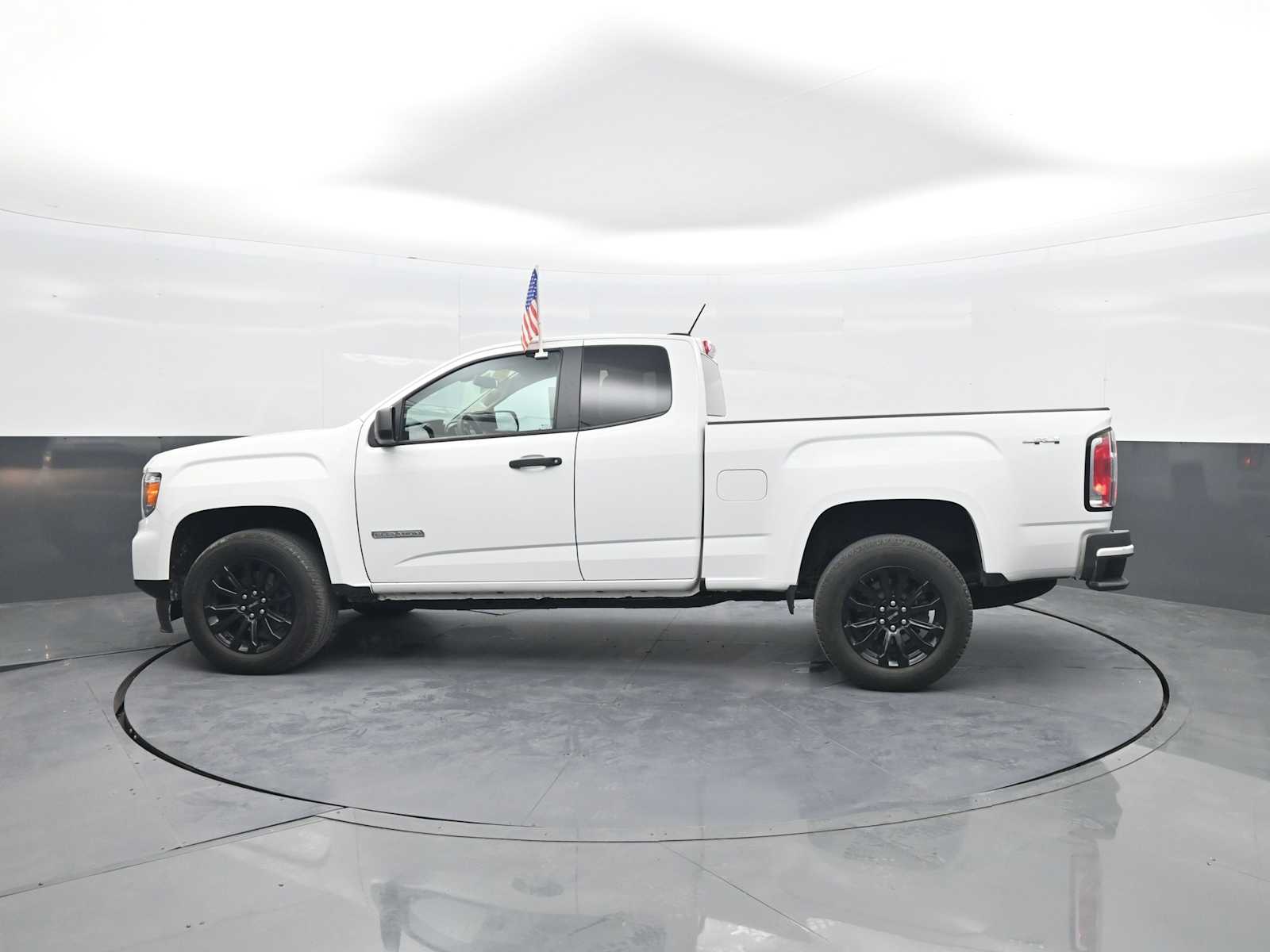 2022 GMC Canyon Elevation Standard