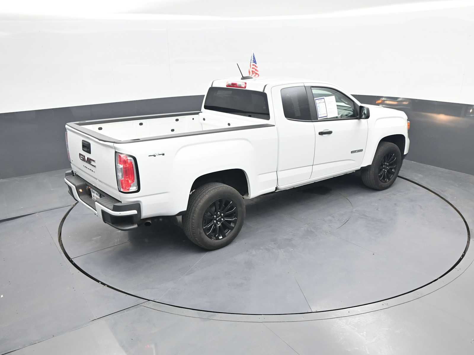 2022 GMC Canyon Elevation Standard