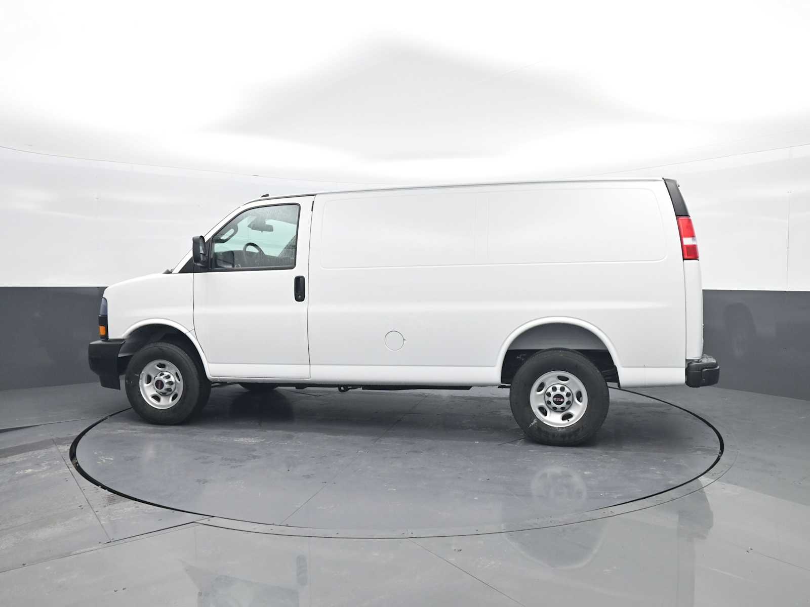 2025 GMC Savana Cargo 2500