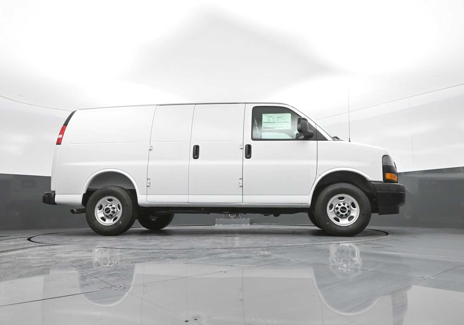 2025 GMC Savana Cargo 2500