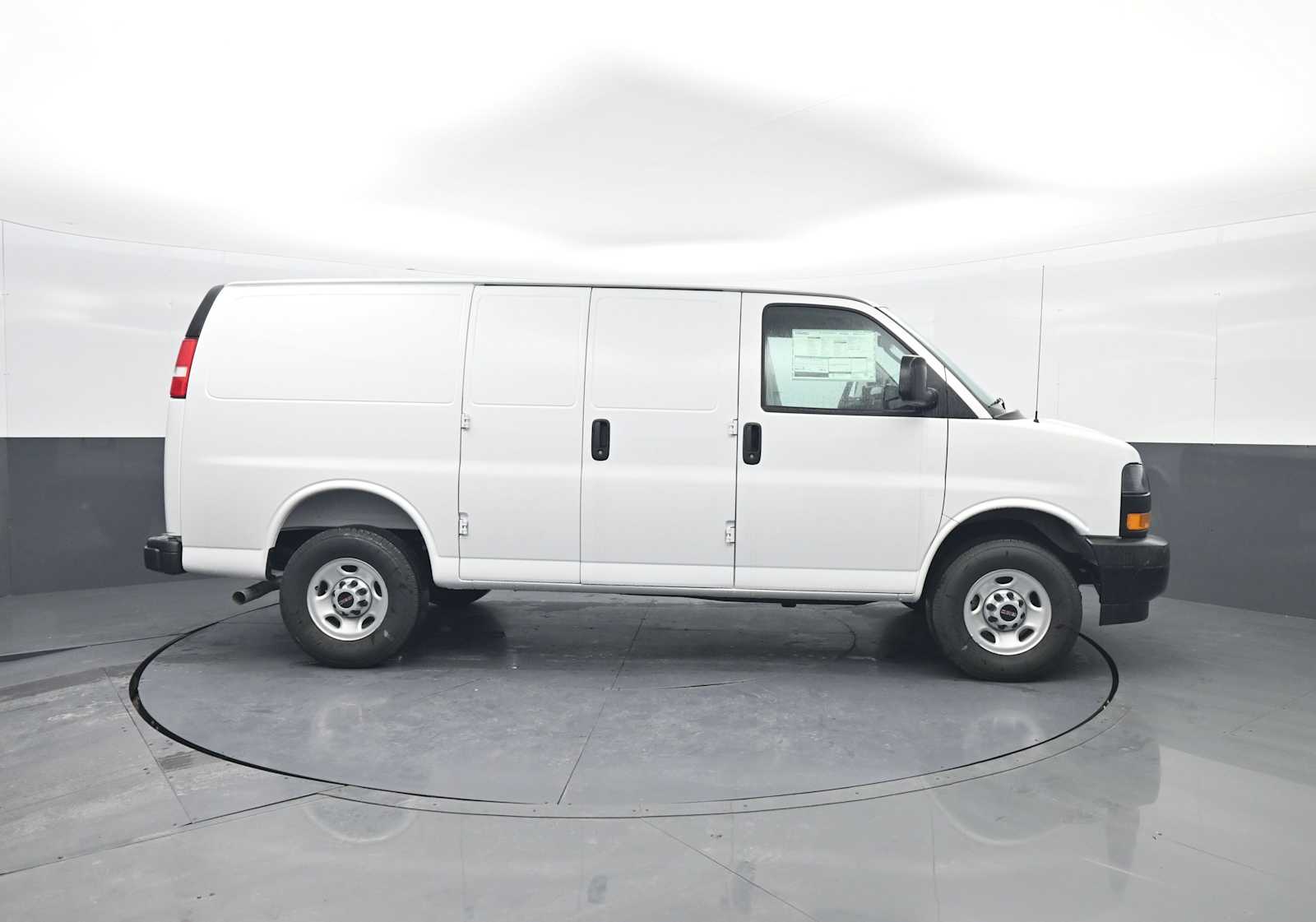 2025 GMC Savana Cargo 2500