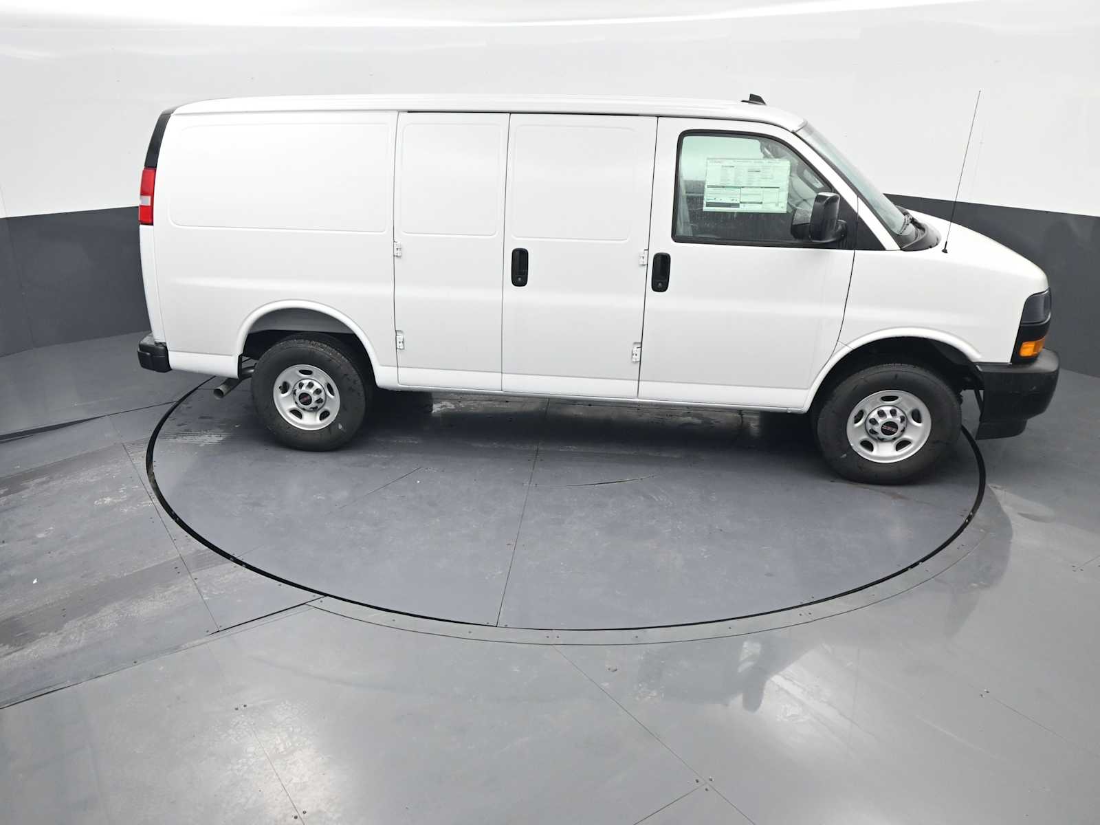 2025 GMC Savana Cargo 2500