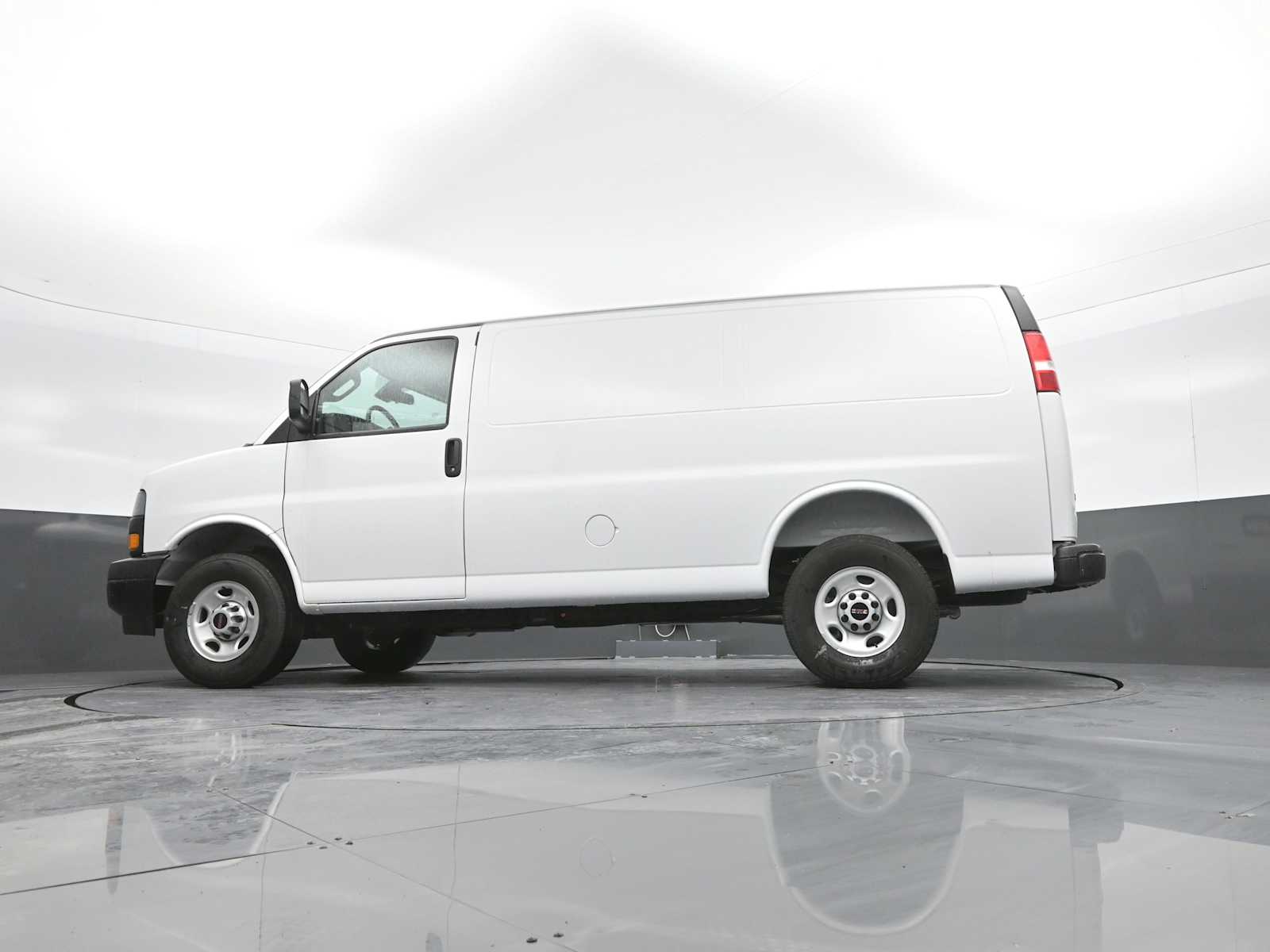 2025 GMC Savana Cargo 2500