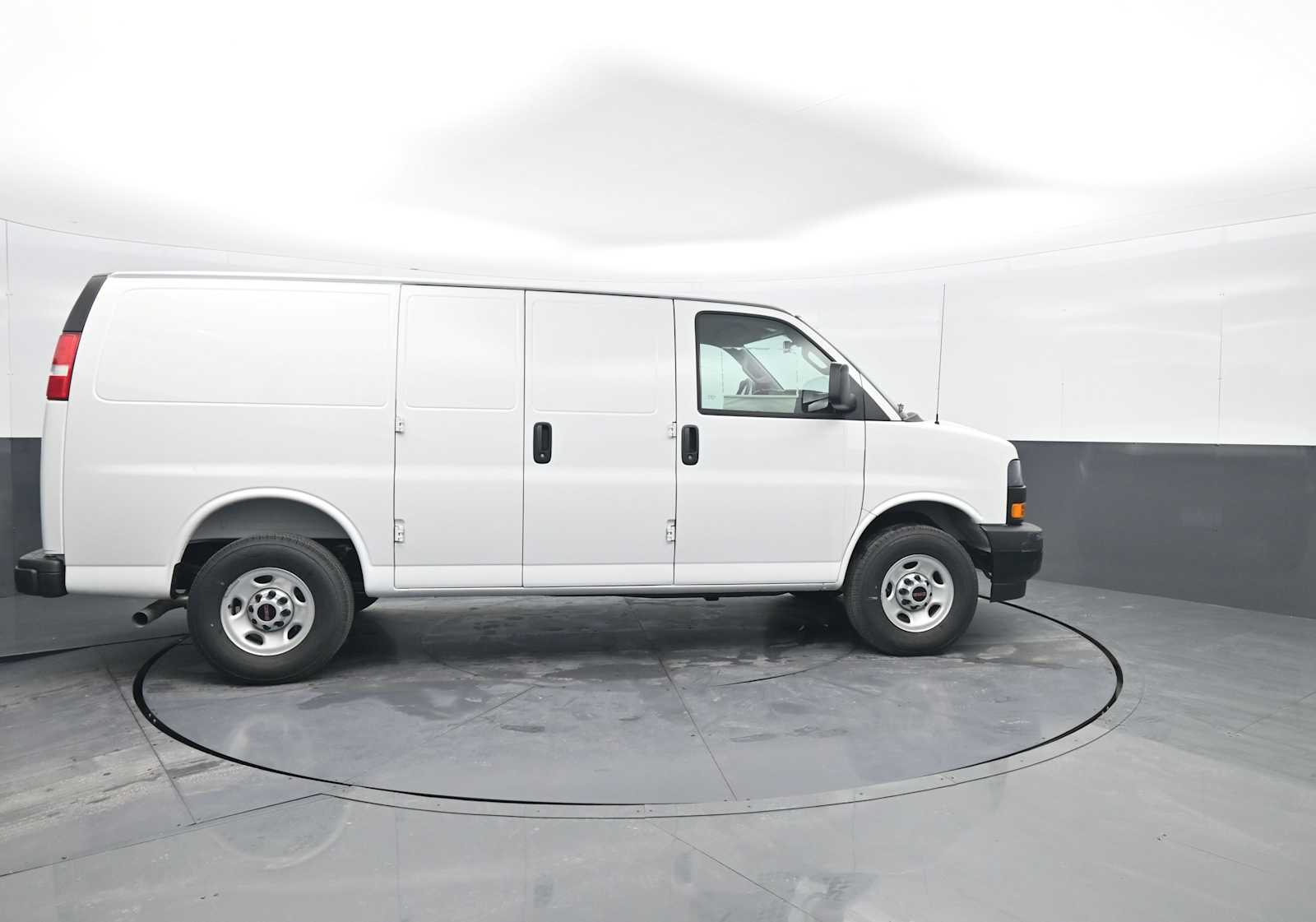 2025 GMC Savana Cargo 2500