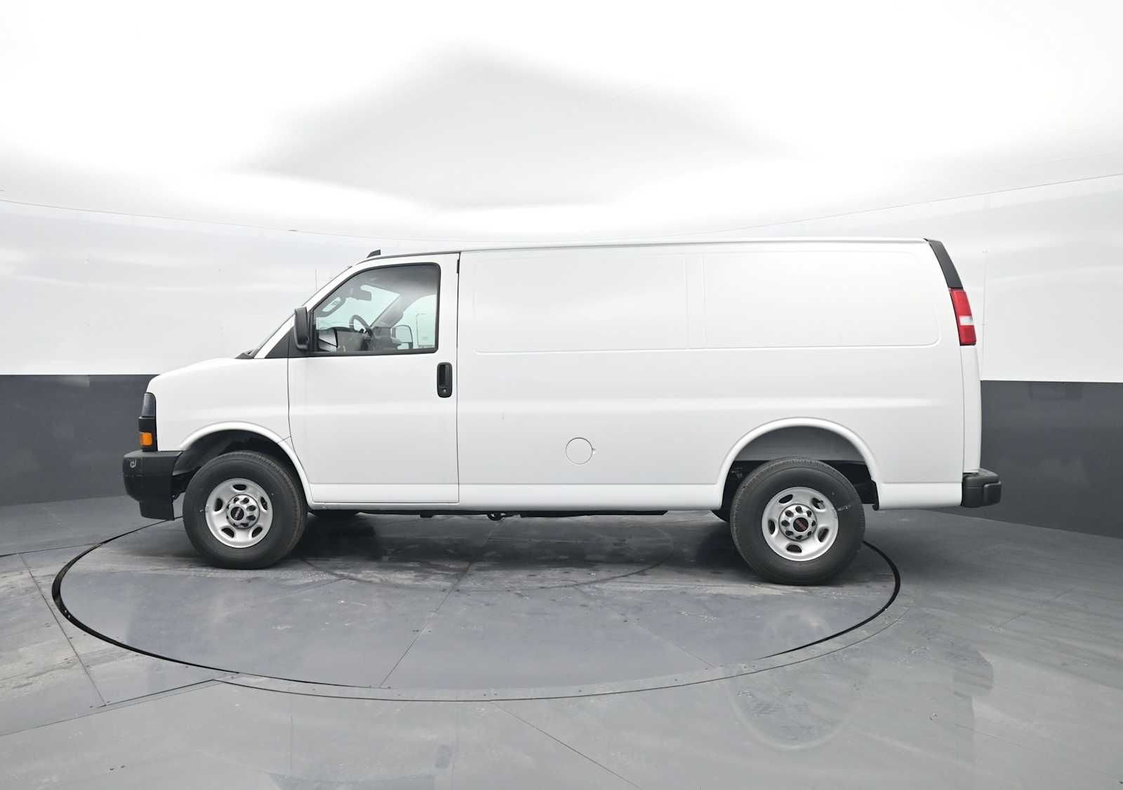2025 GMC Savana Cargo 2500