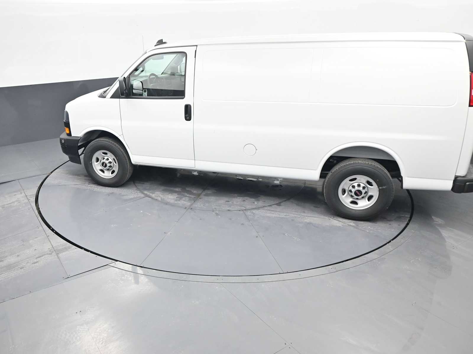 2025 GMC Savana Cargo 2500