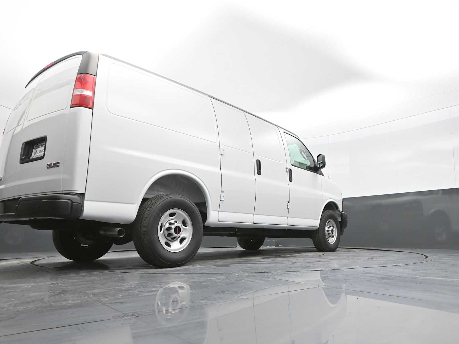 2025 GMC Savana Cargo 2500