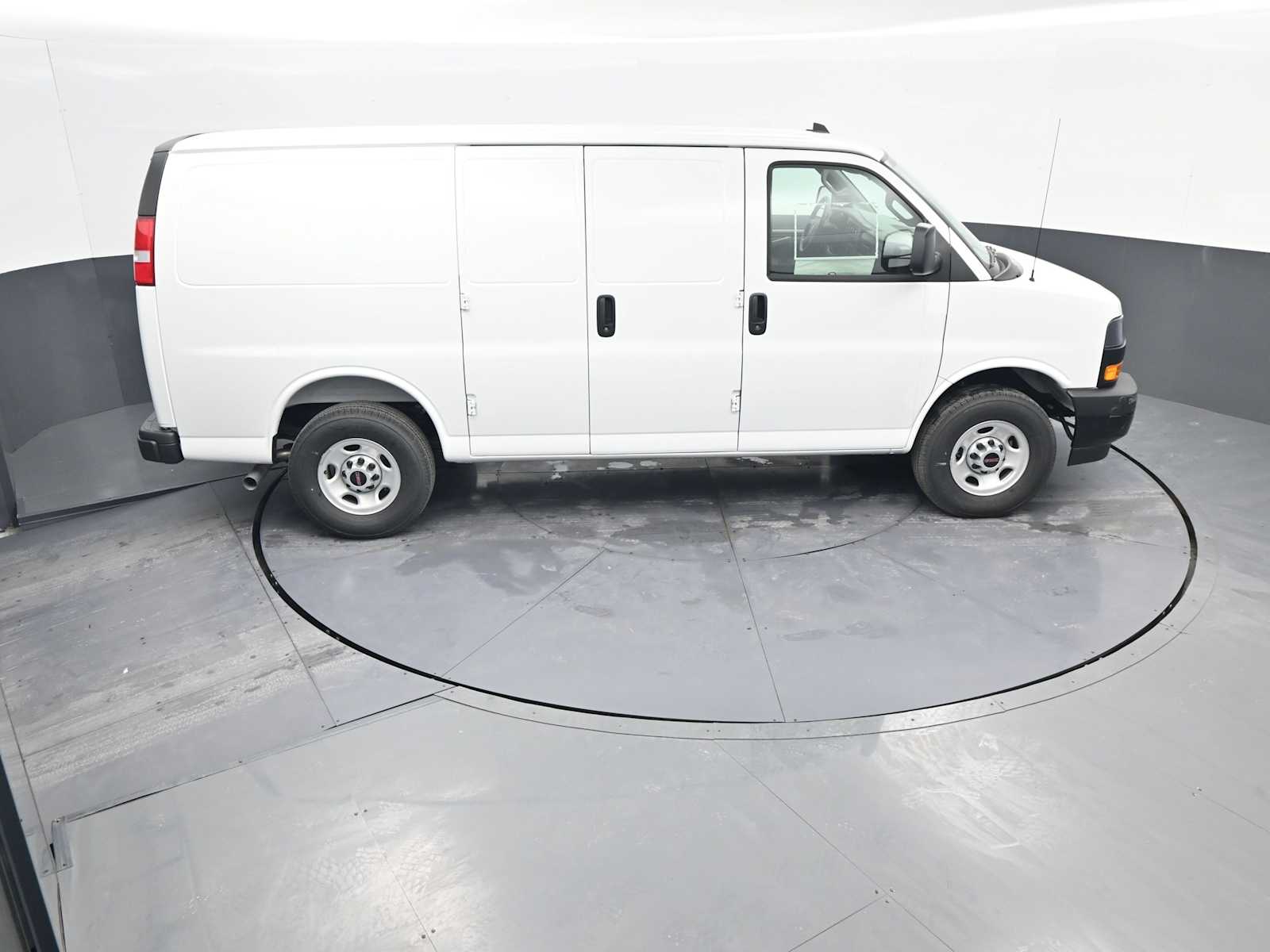 2025 GMC Savana Cargo 2500