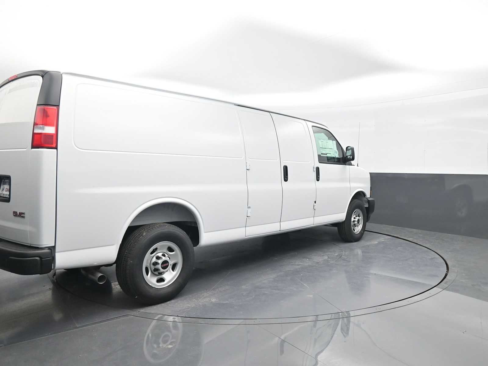 2026 GMC Savana Cargo 3500