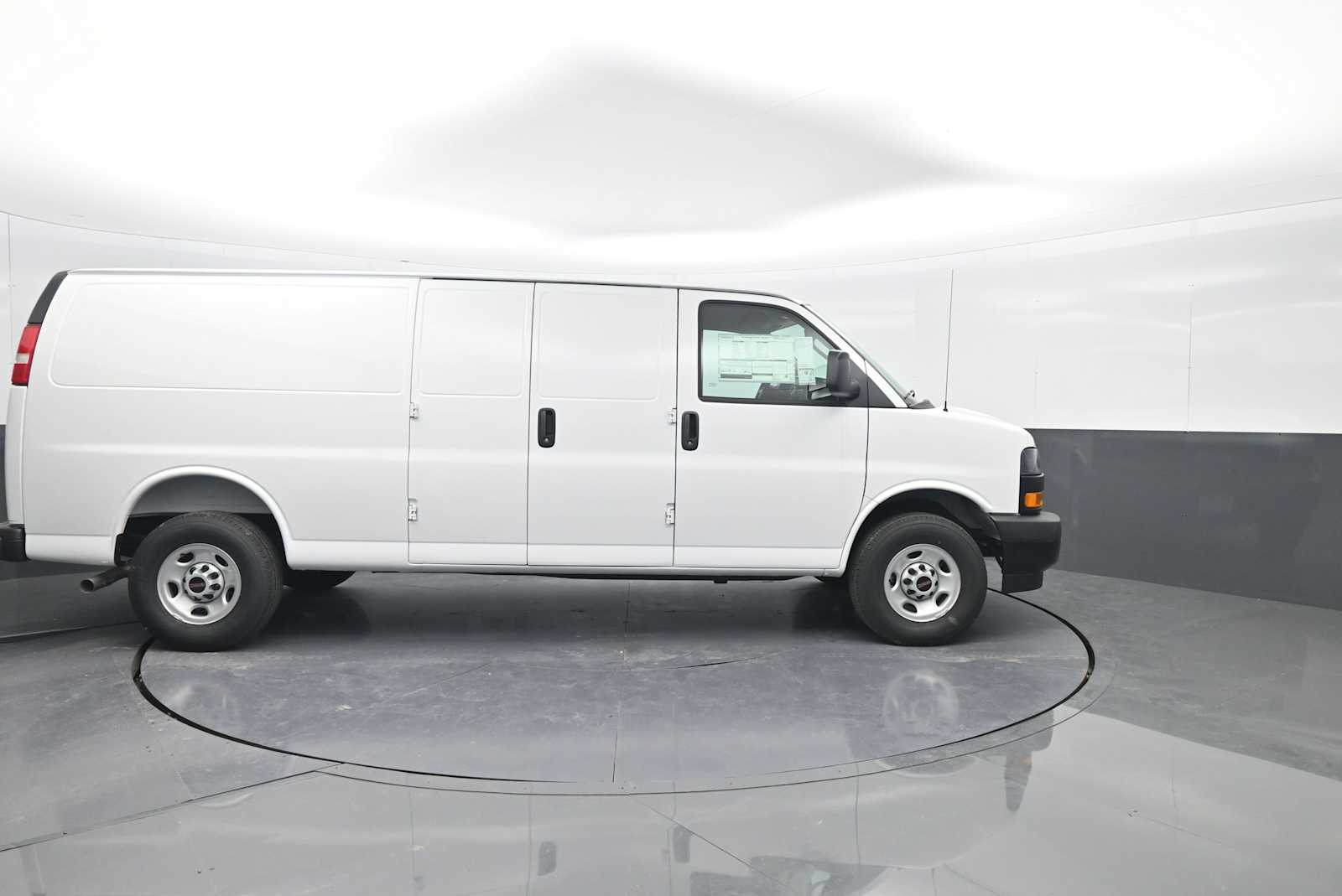 2026 GMC Savana Cargo 3500