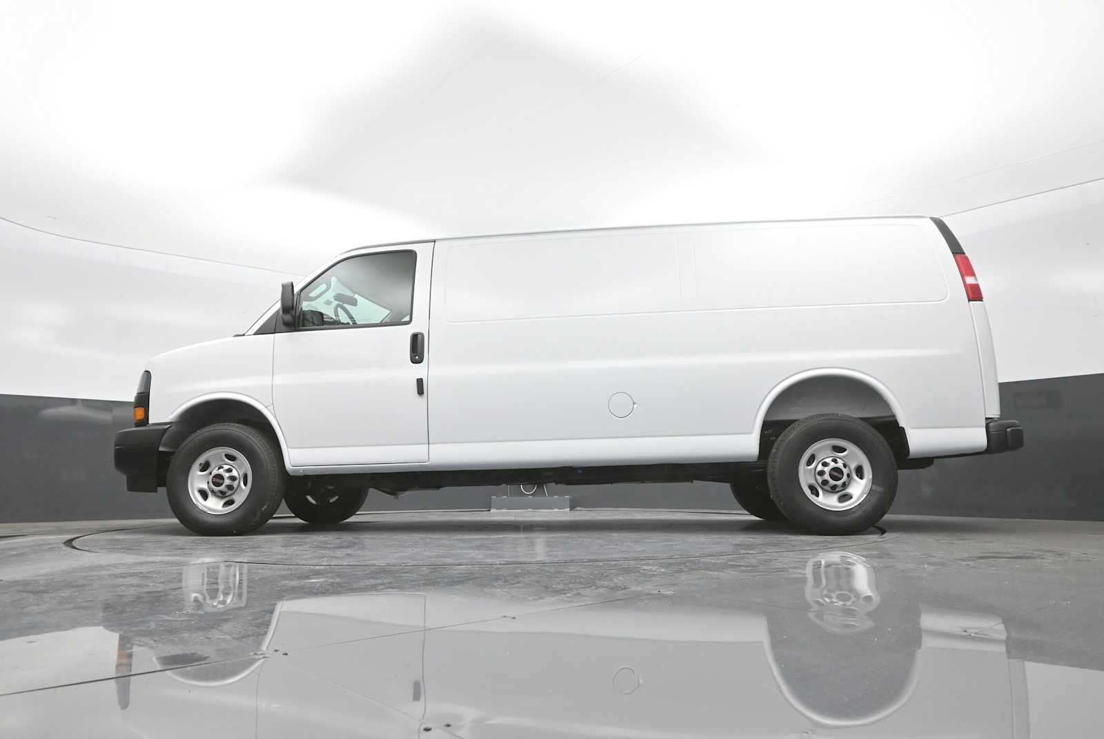 2026 GMC Savana Cargo 3500