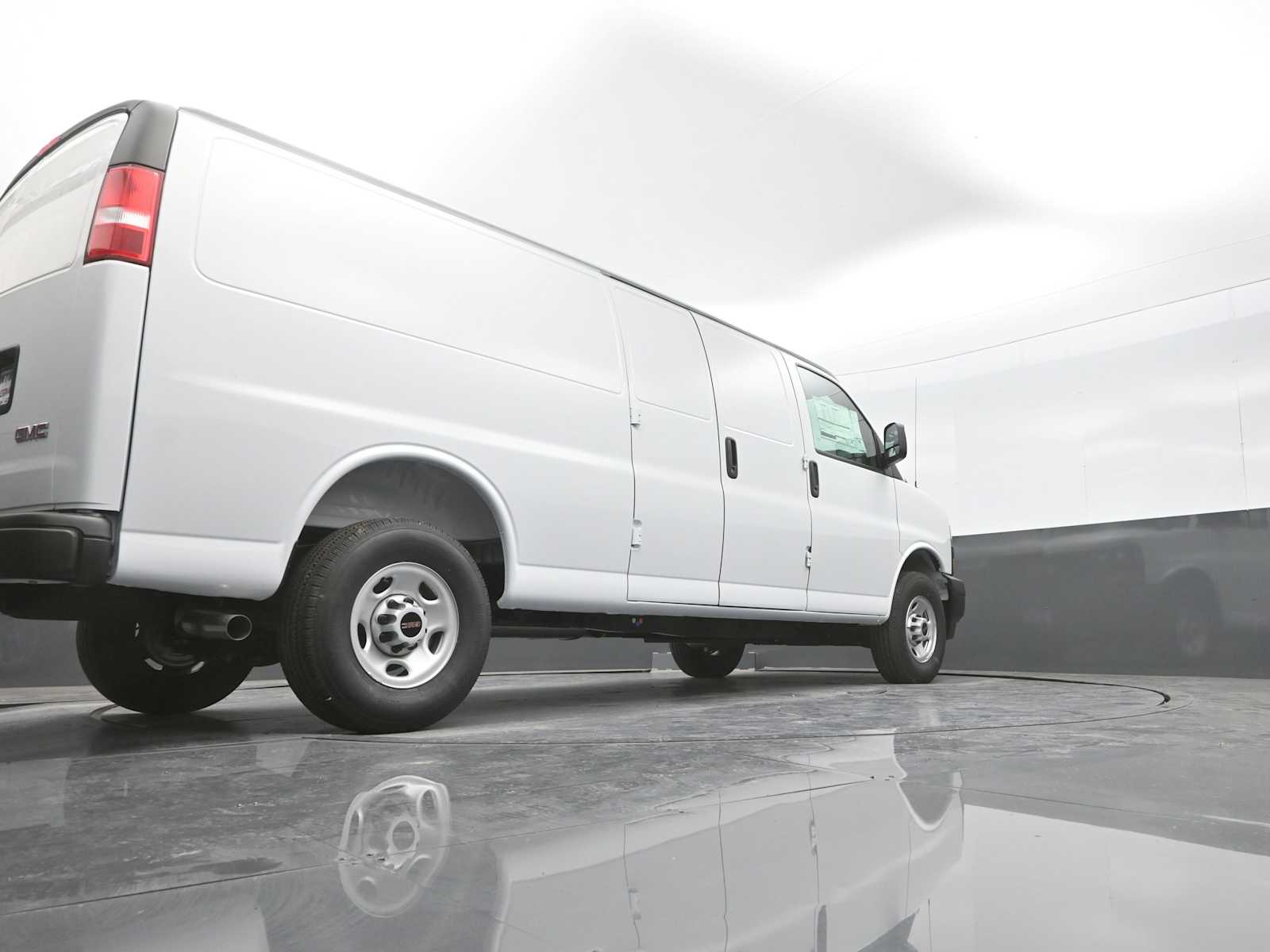 2026 GMC Savana Cargo 3500