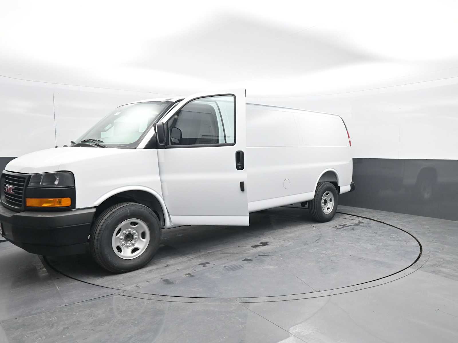 2026 GMC Savana Cargo 3500