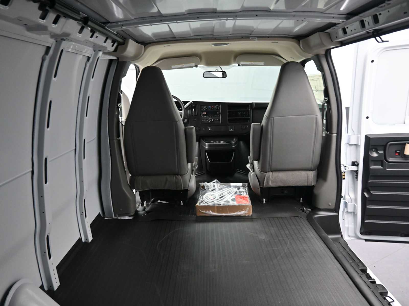 2026 GMC Savana Cargo 3500